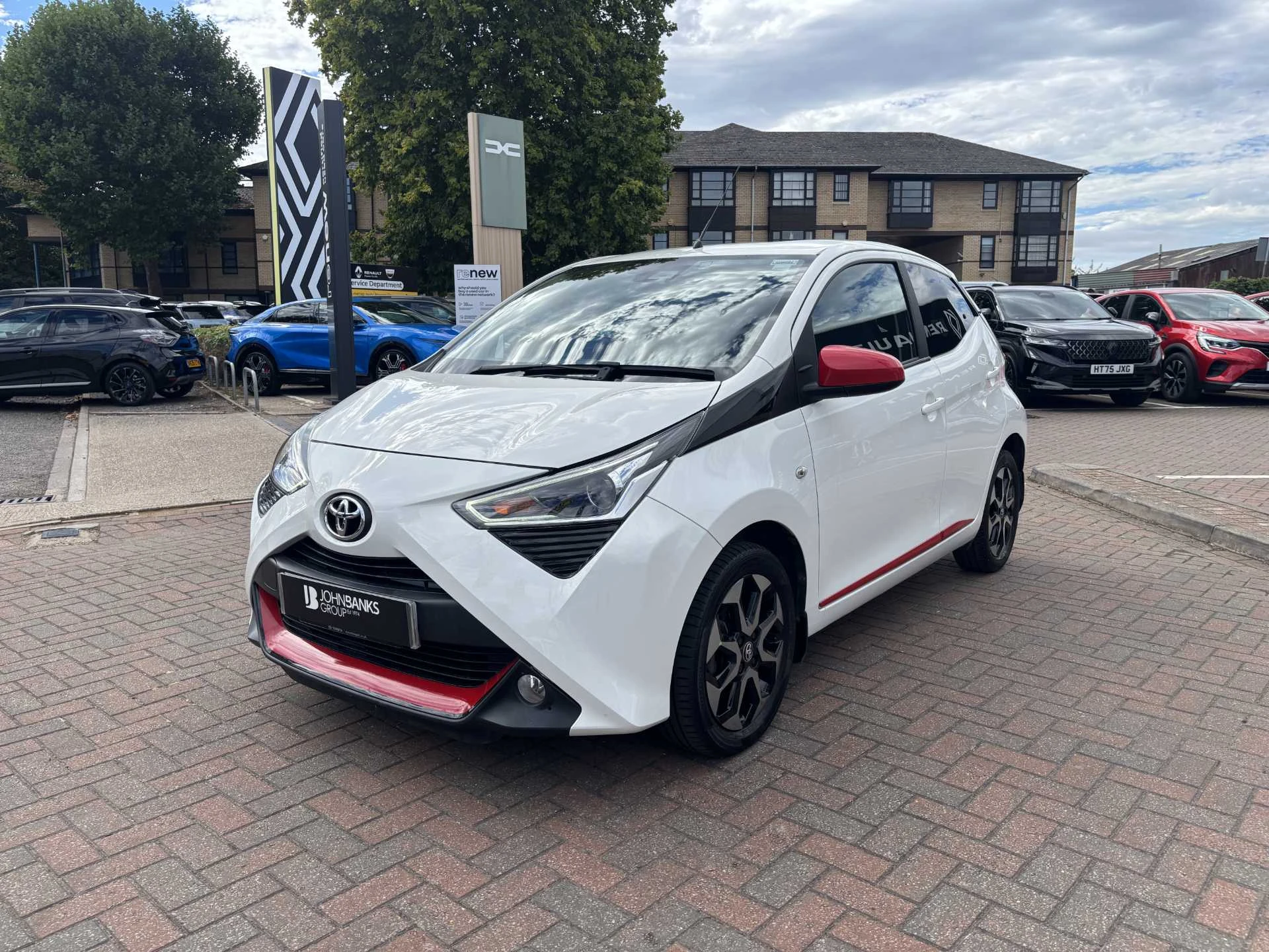 Vehicle image 7