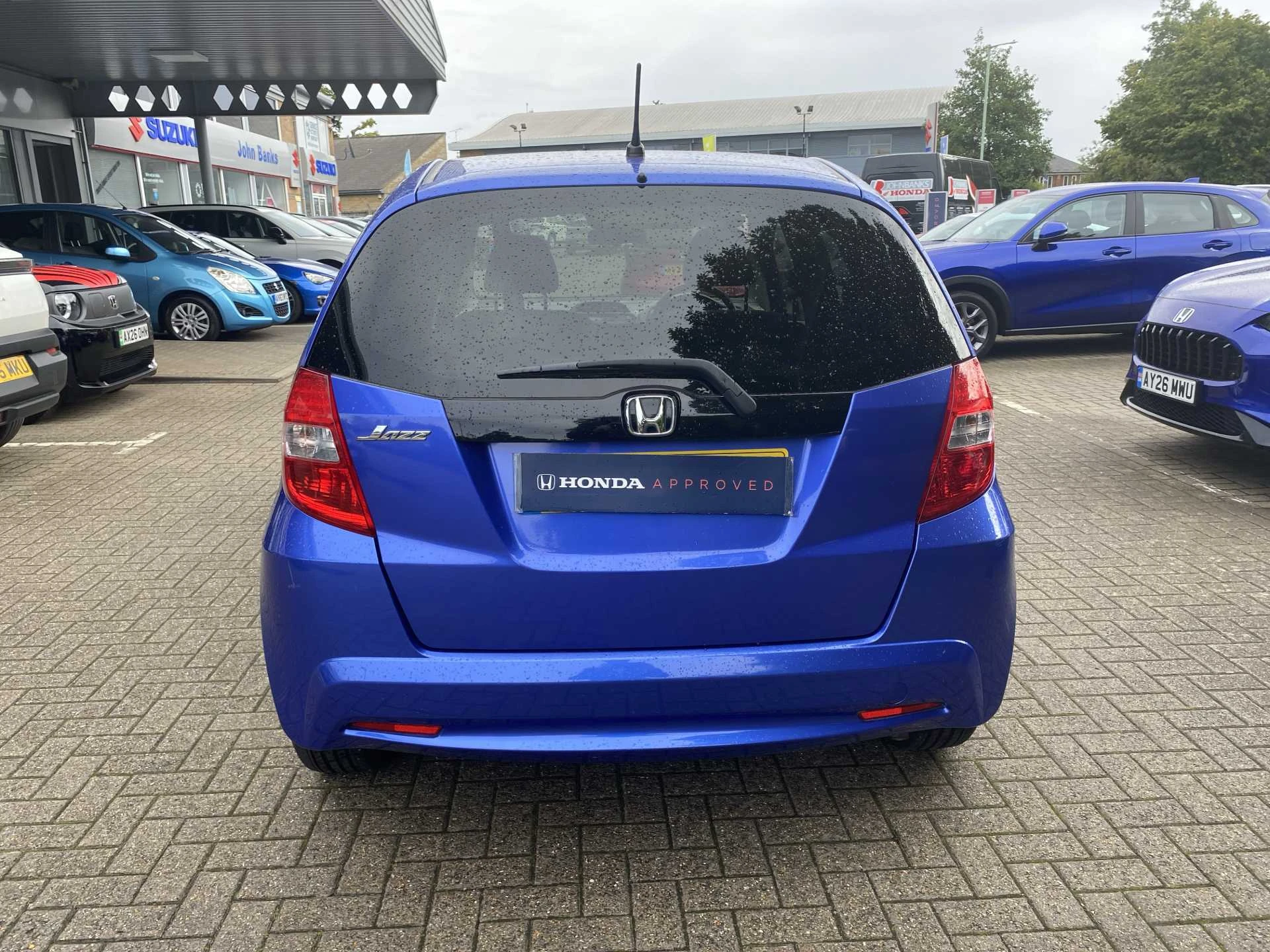 Vehicle image 6