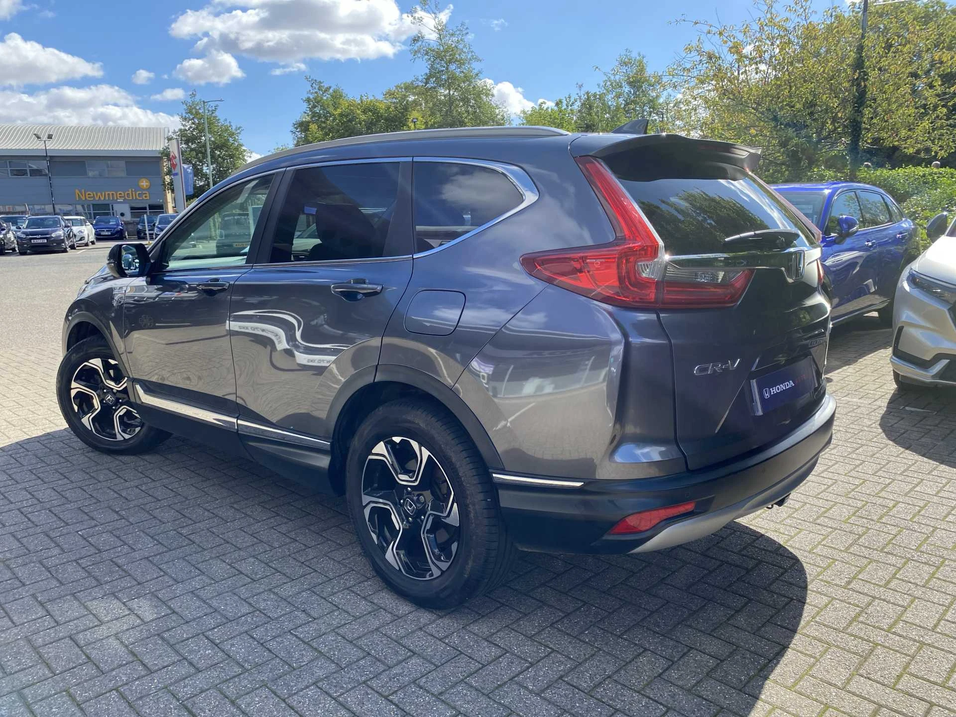 Vehicle image 5