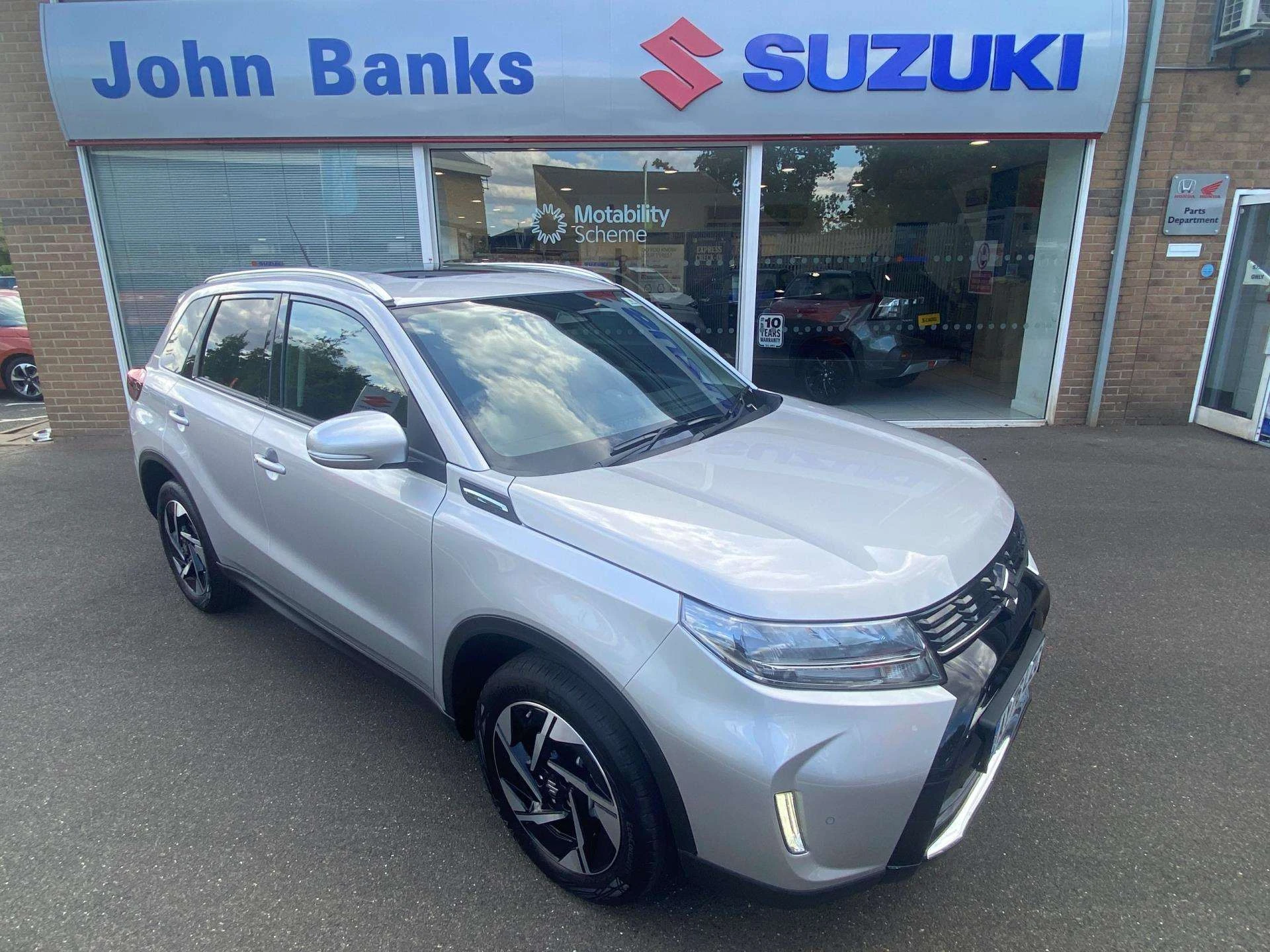 Vehicle image 3
