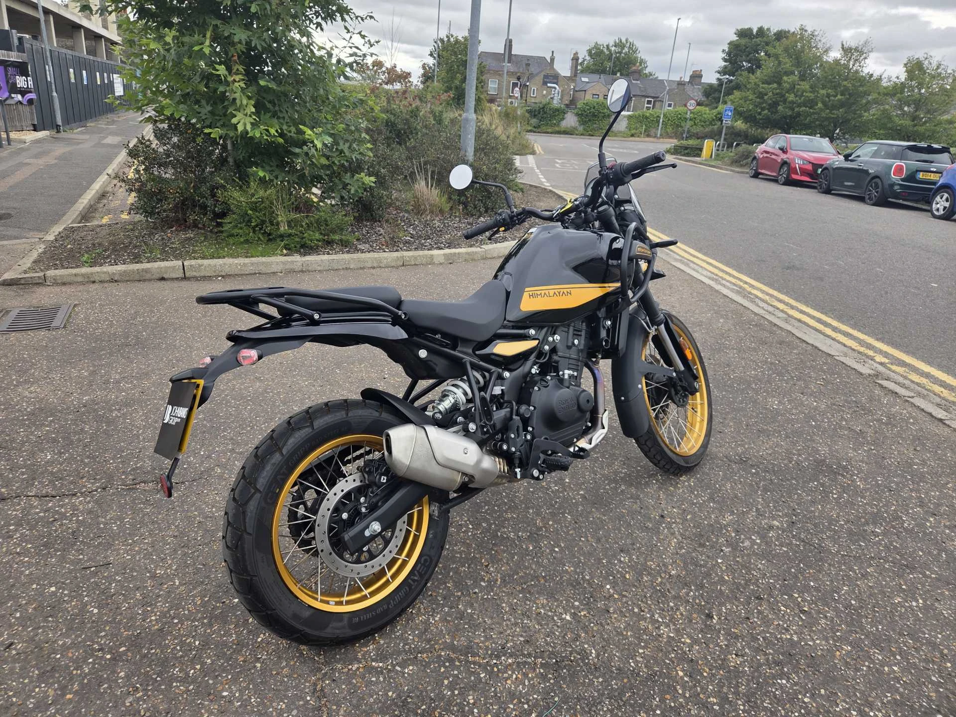 Vehicle image 3