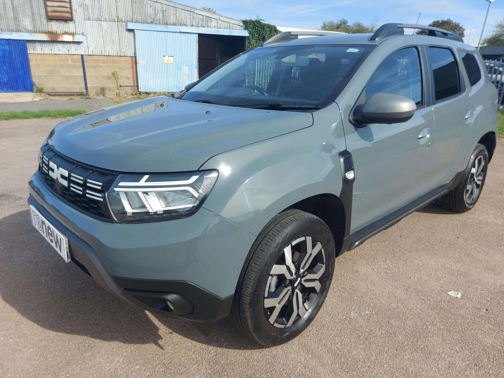 Vehicle image 3