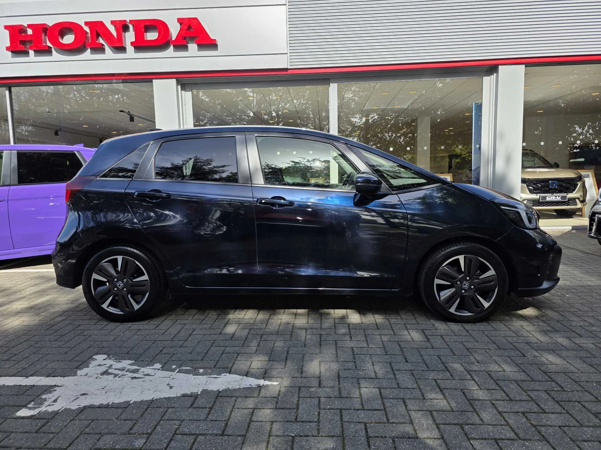 Vehicle image 5