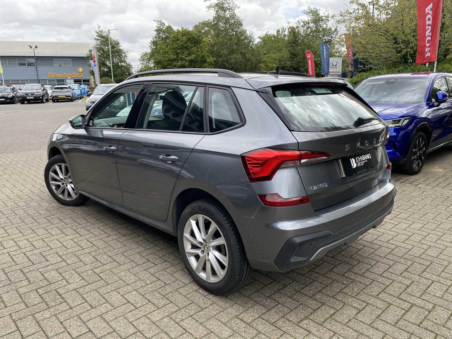 Vehicle image 5