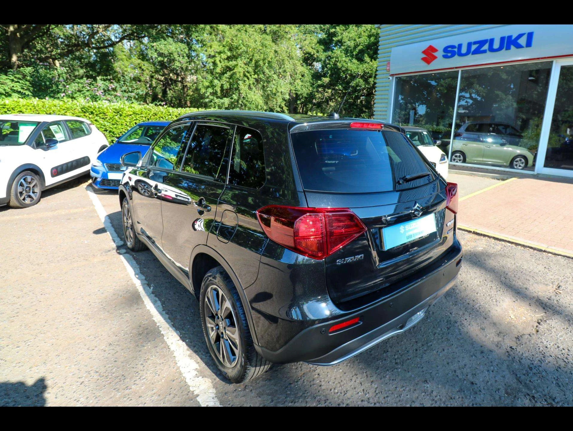 Vehicle image 4