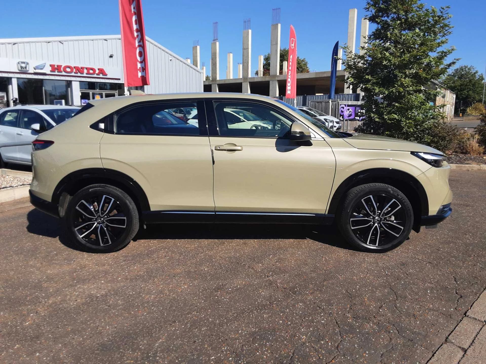 Vehicle image 3