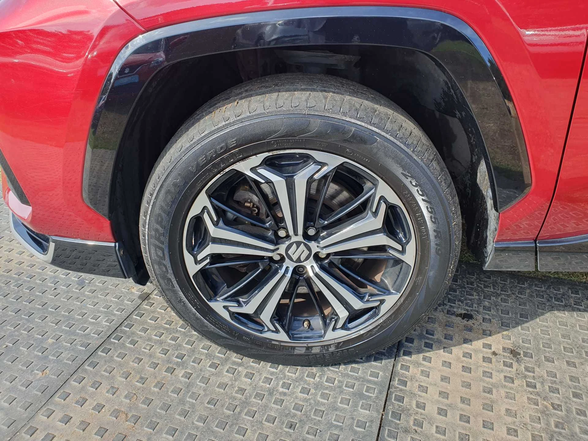 Vehicle image 7