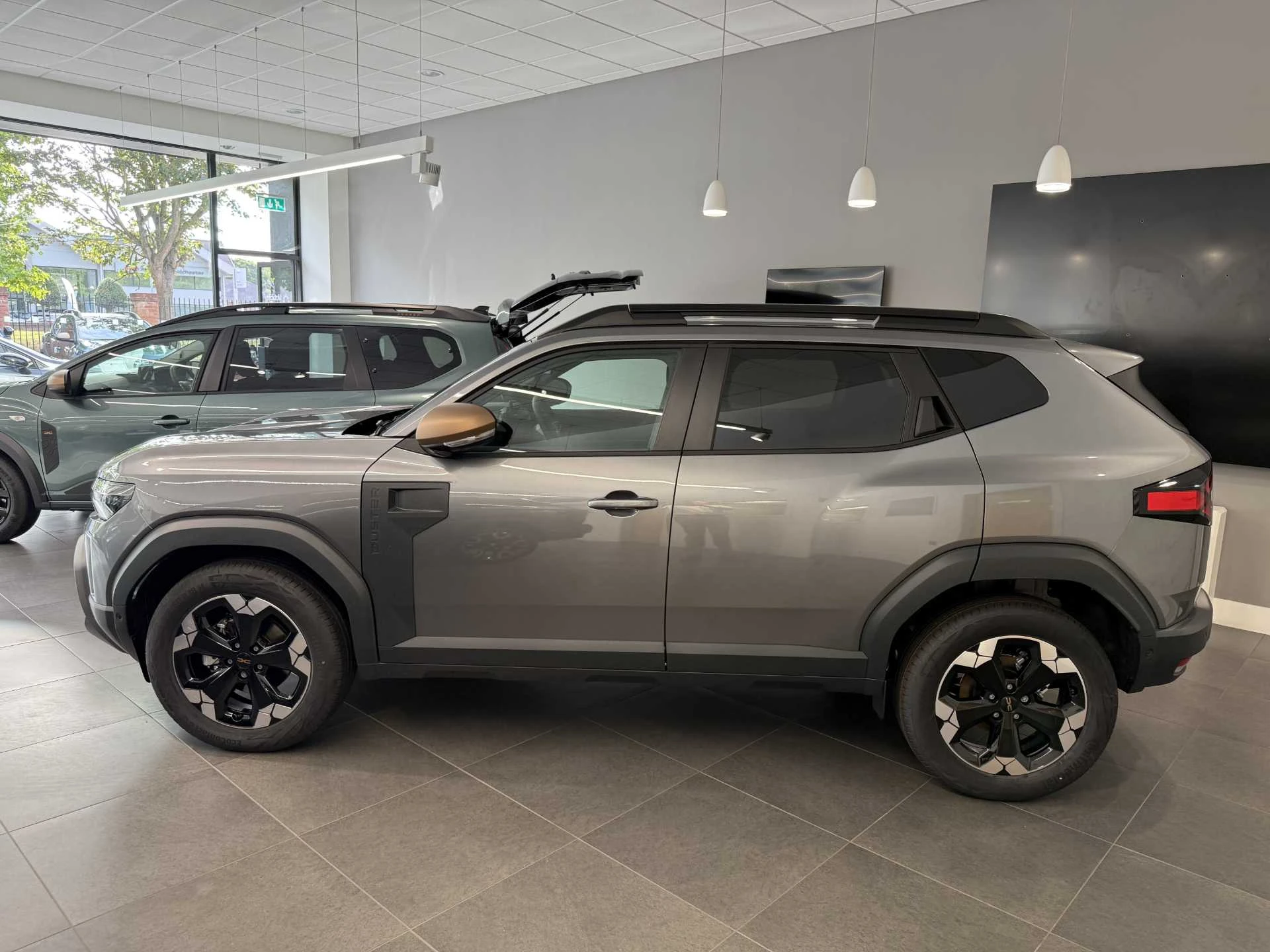 Vehicle image 7