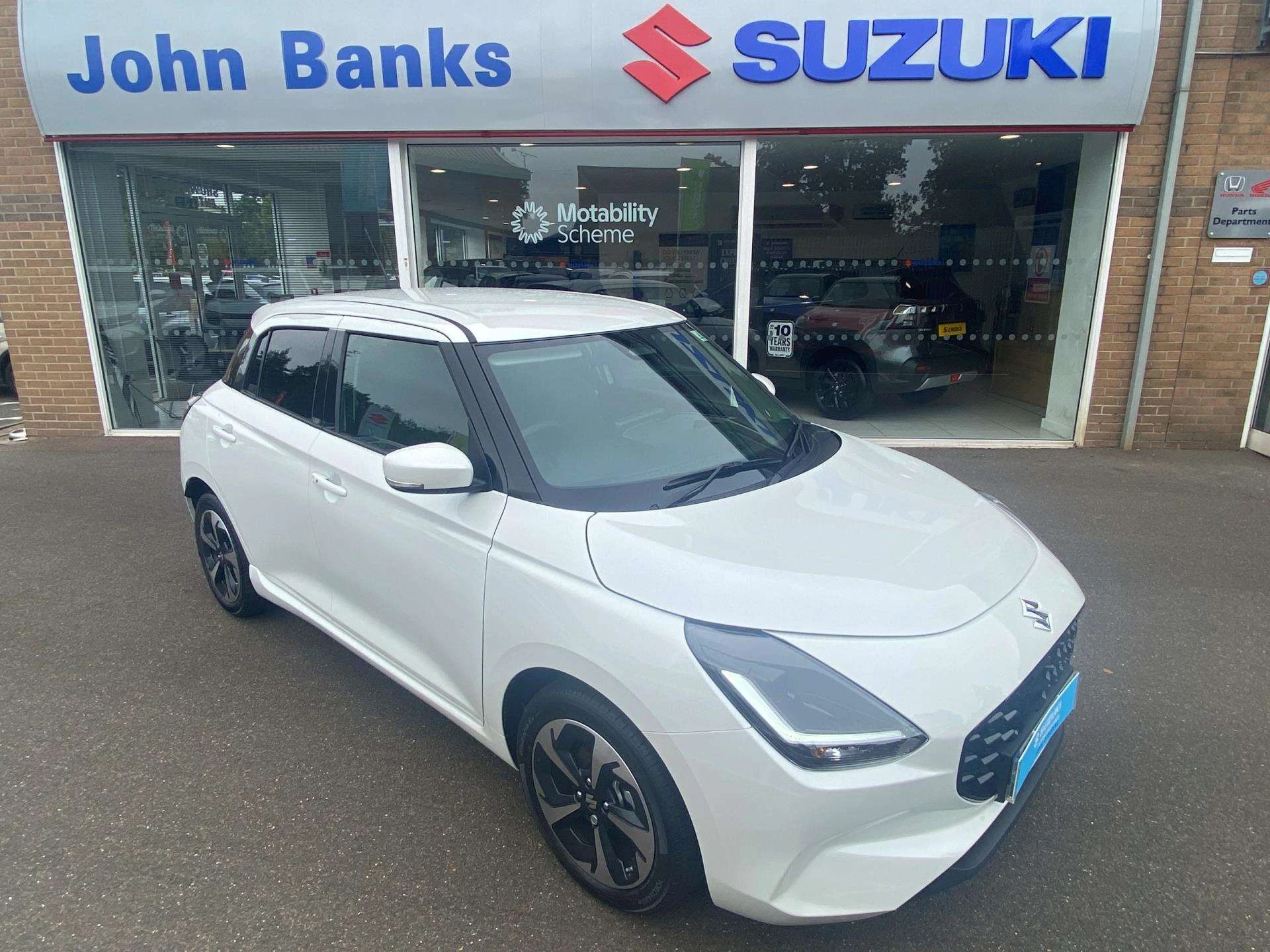 Vehicle image 3