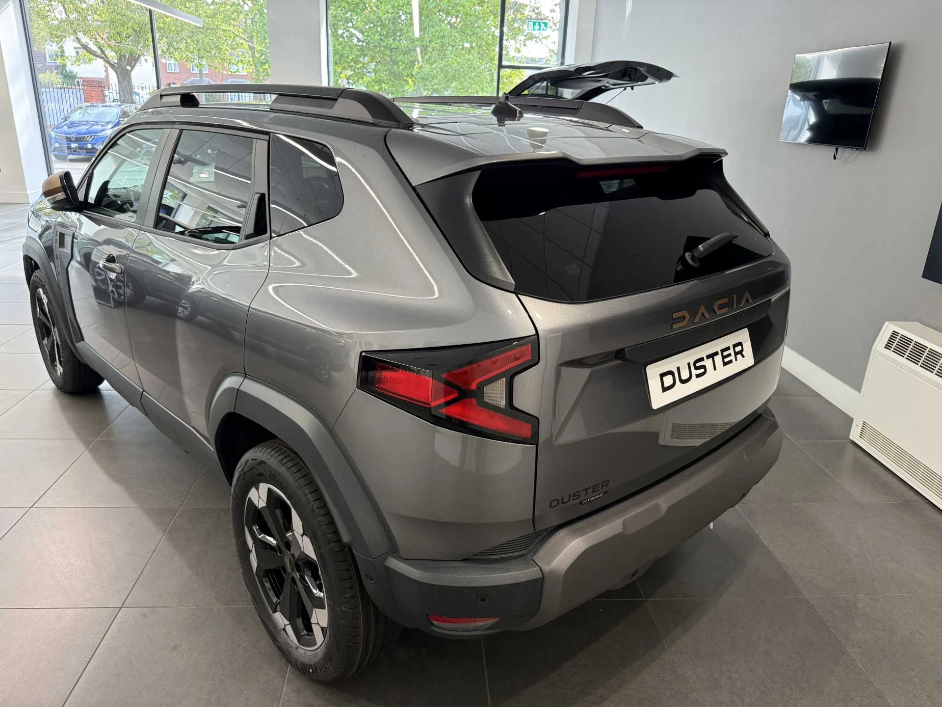 Vehicle image 6