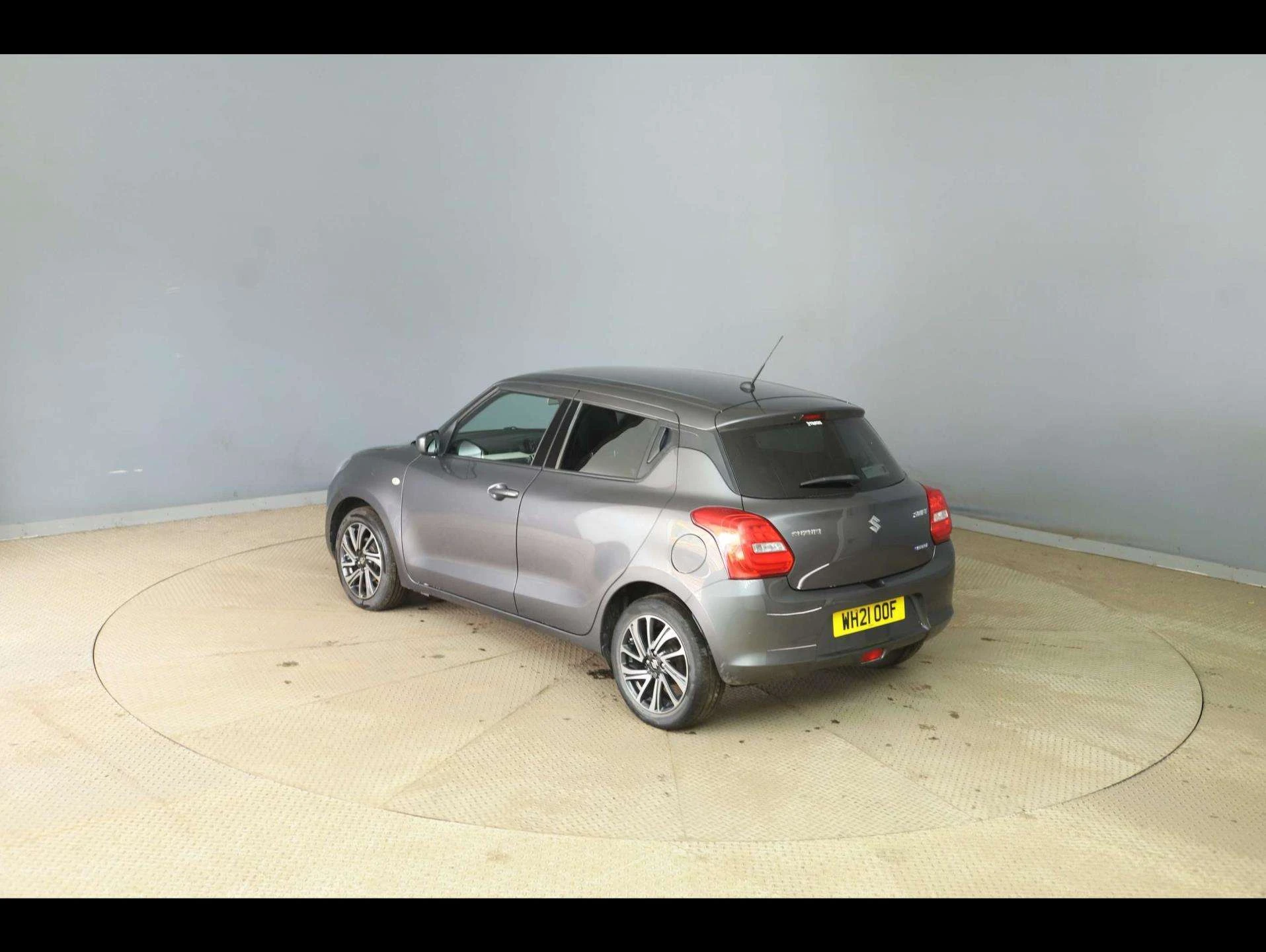 Vehicle image 6