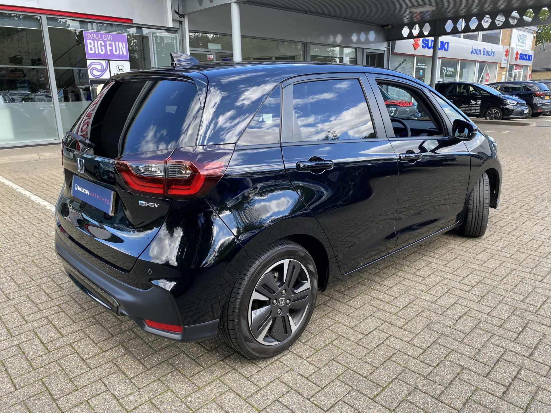 Vehicle image 7