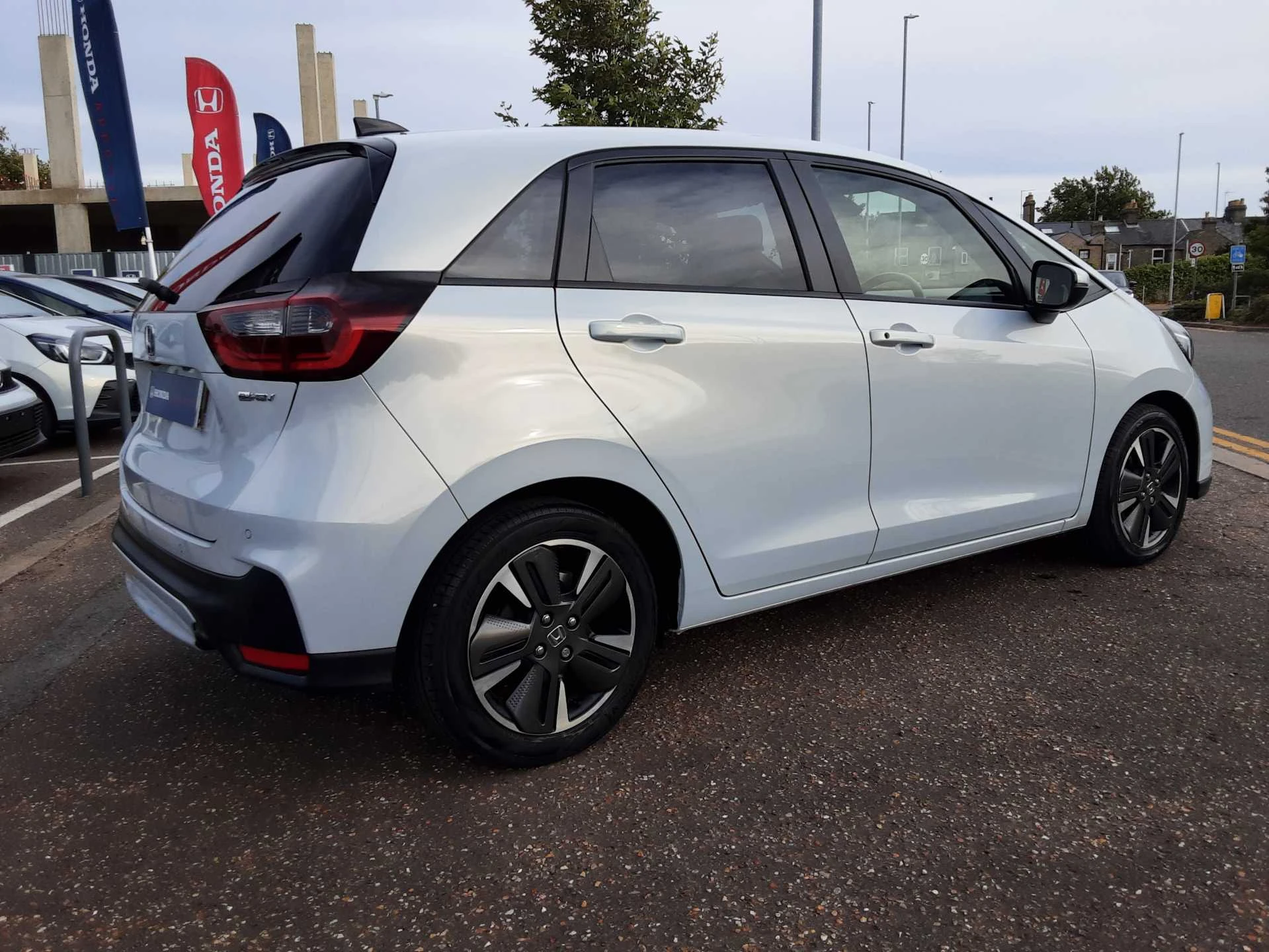 Vehicle image 5
