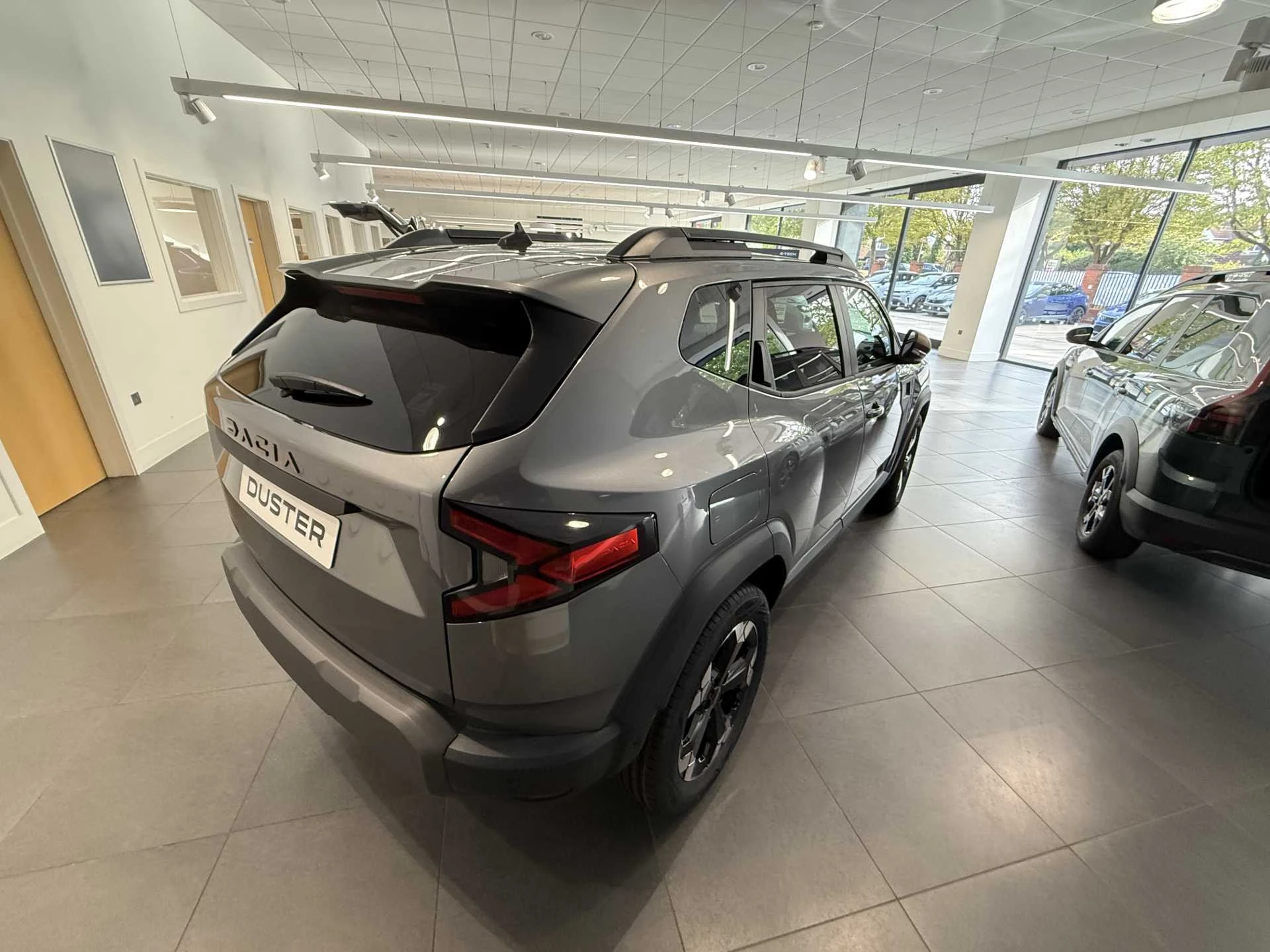 Vehicle image 4