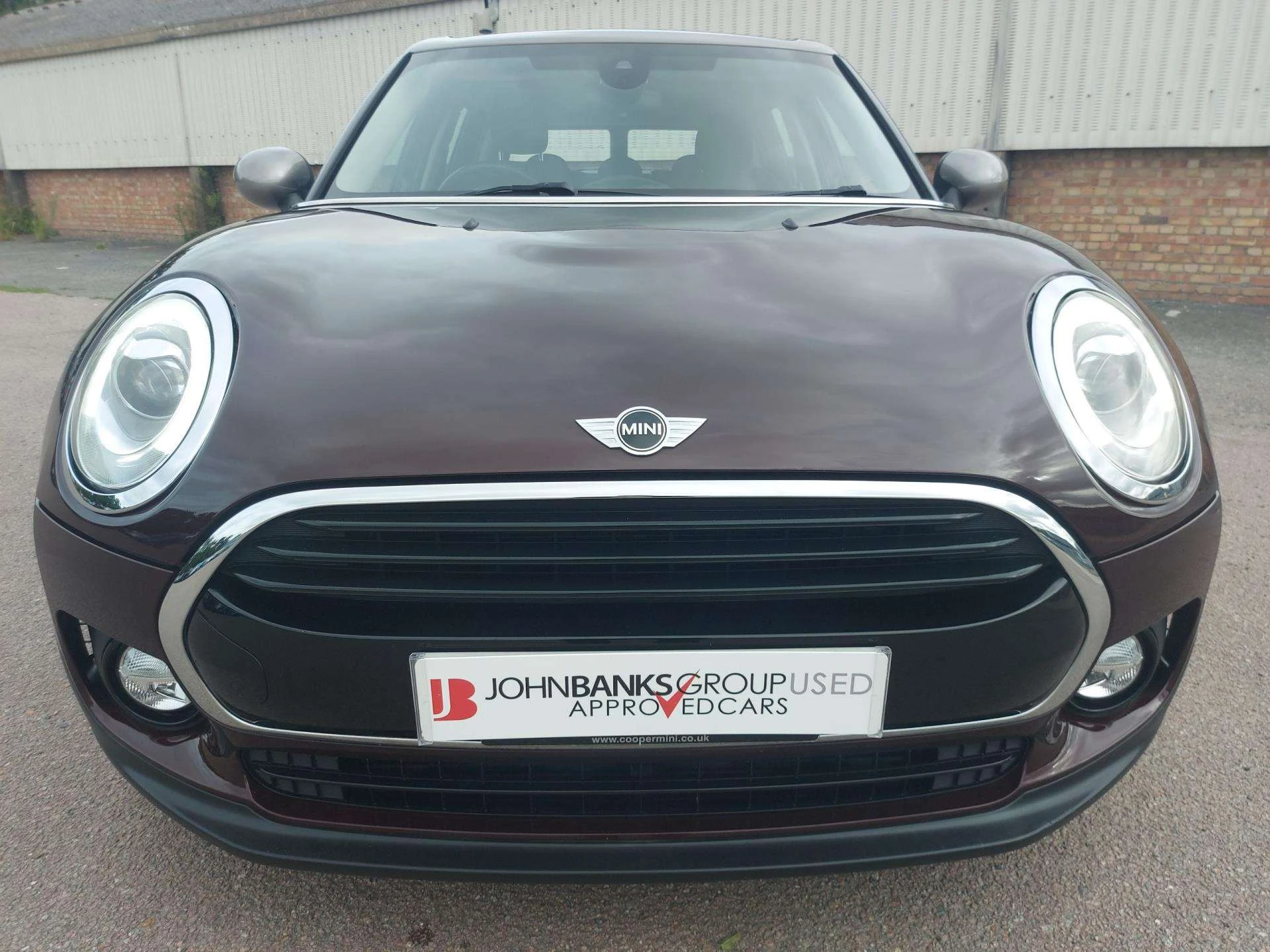 Vehicle image 6