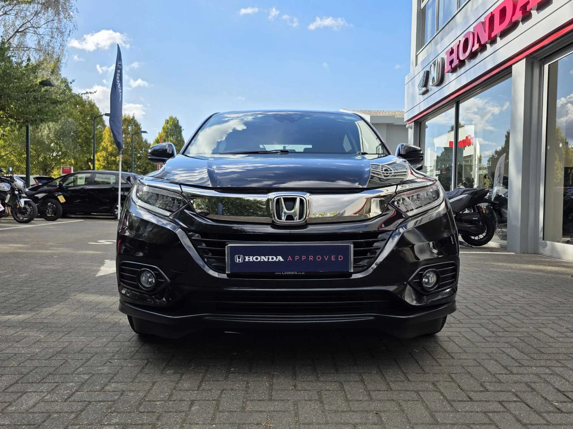 Vehicle image 6