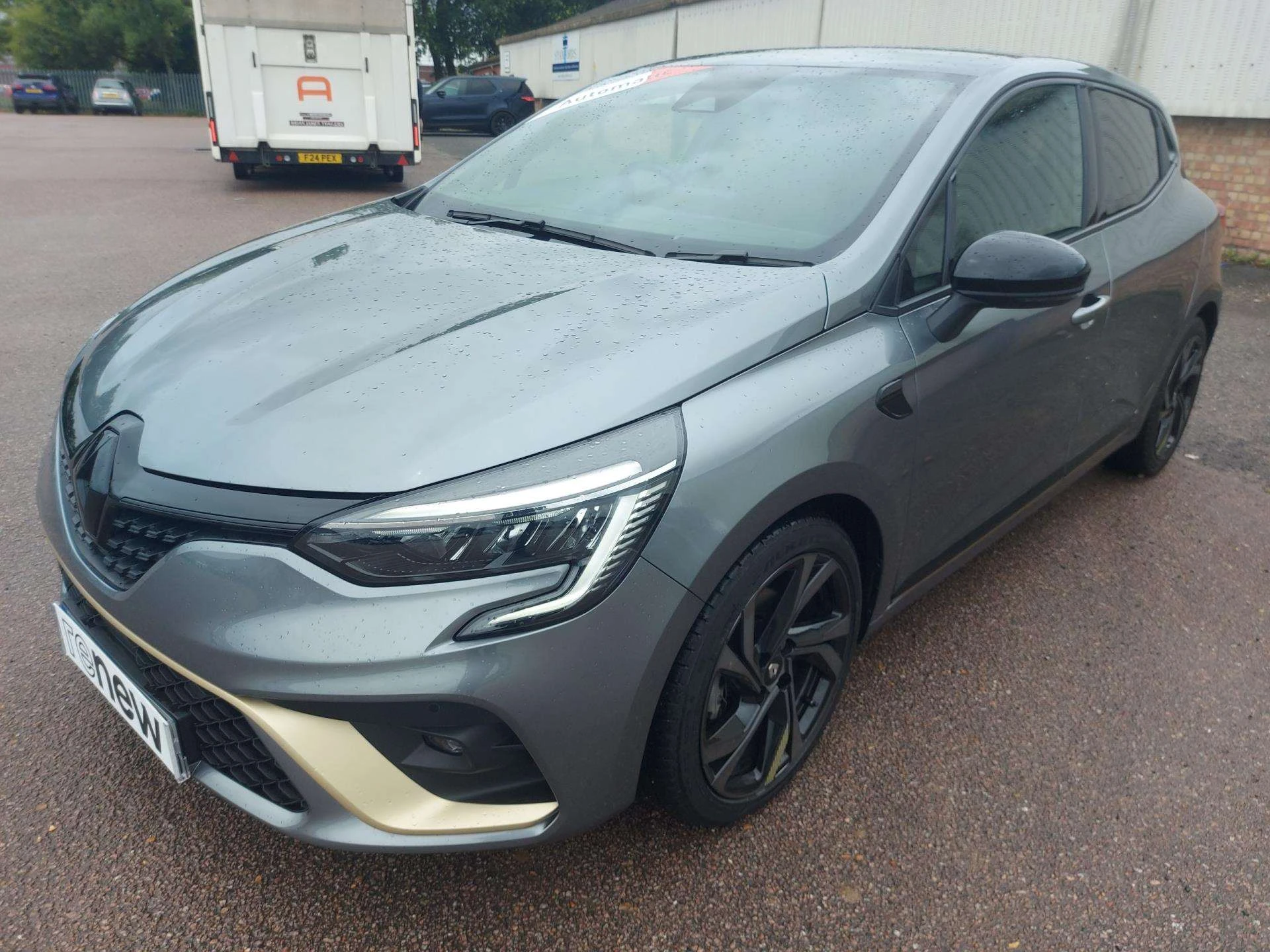 Vehicle image 3