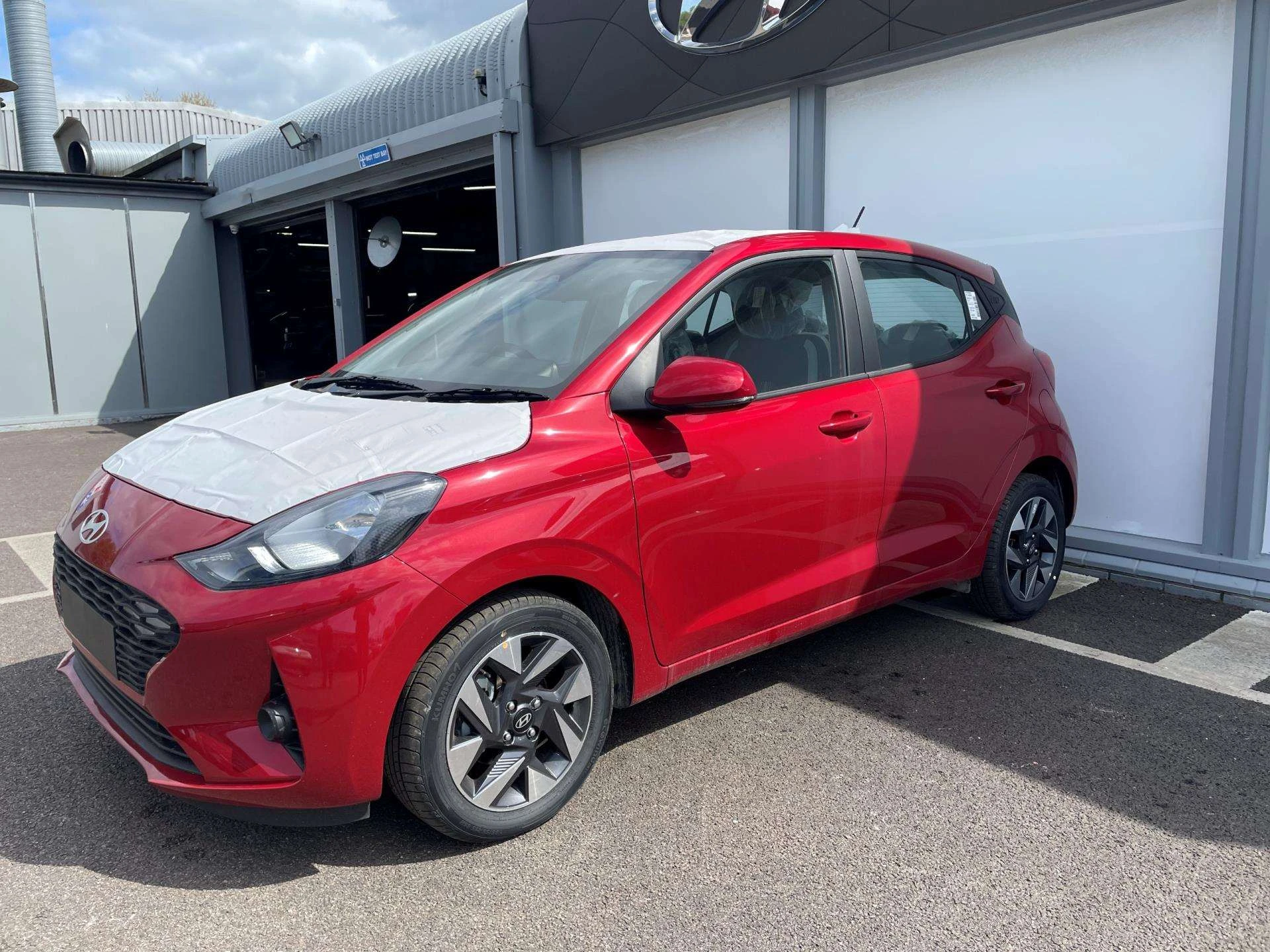 Vehicle image 6