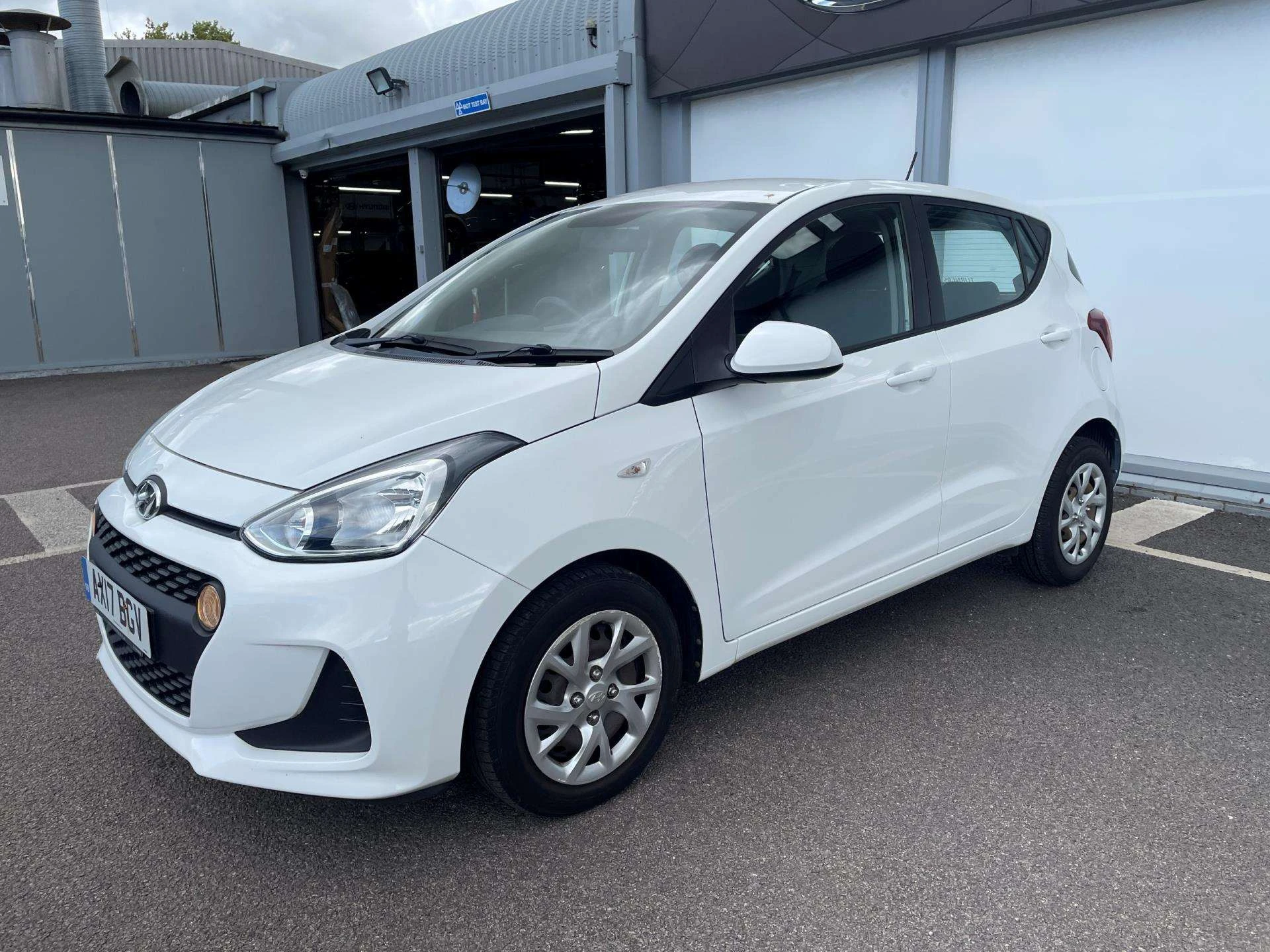 Vehicle image 6