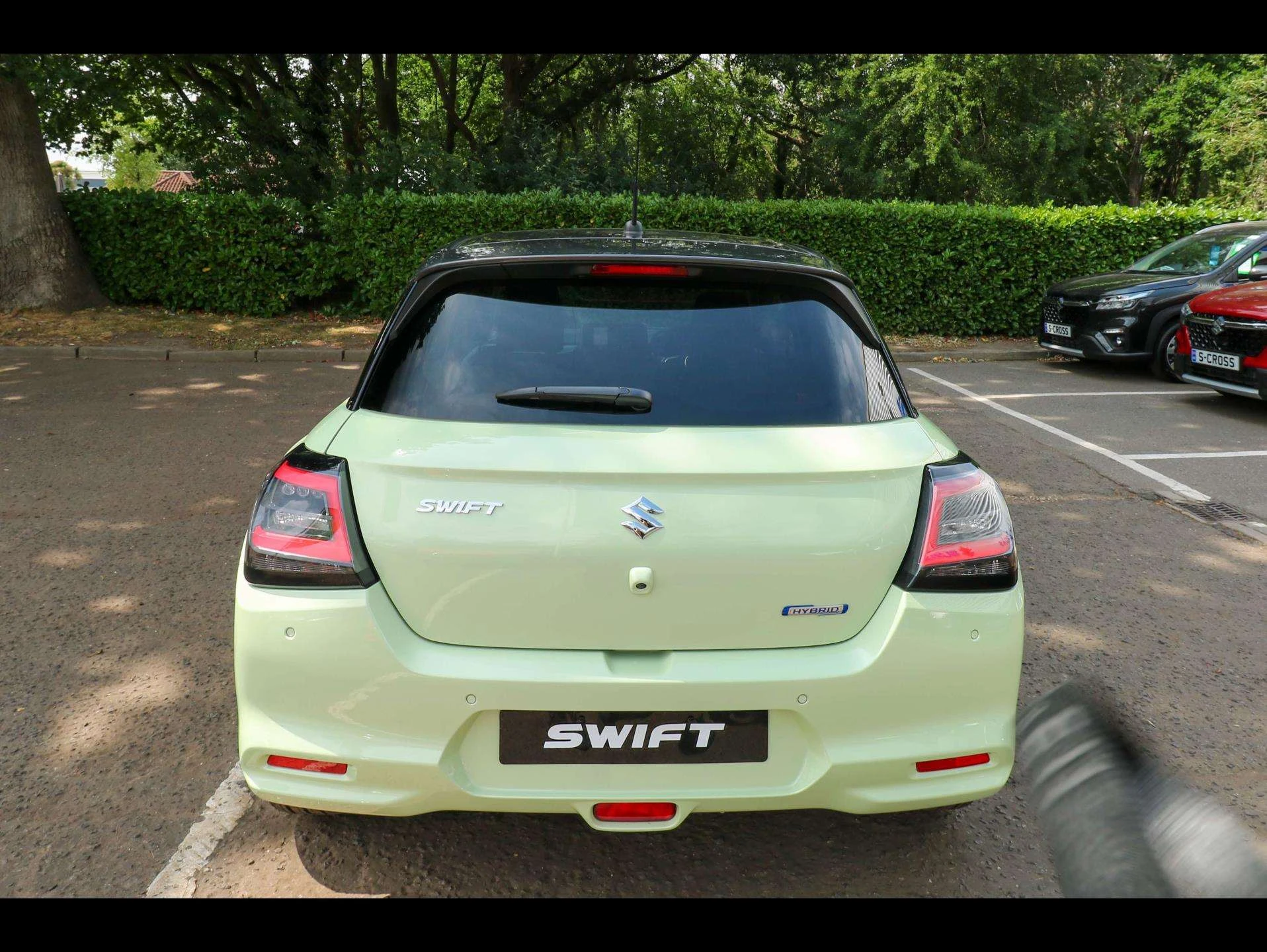 Vehicle image 6