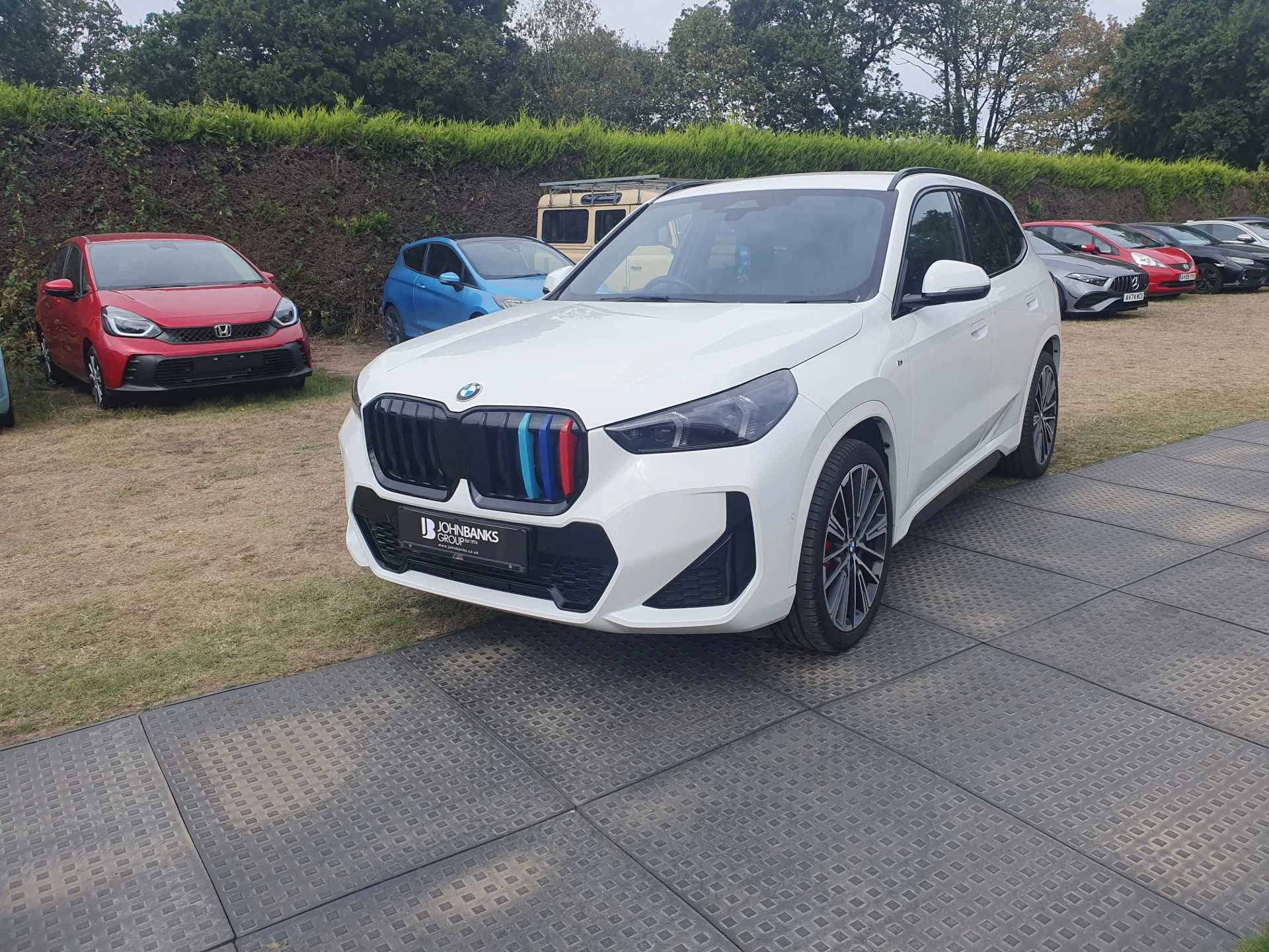 Vehicle image 3
