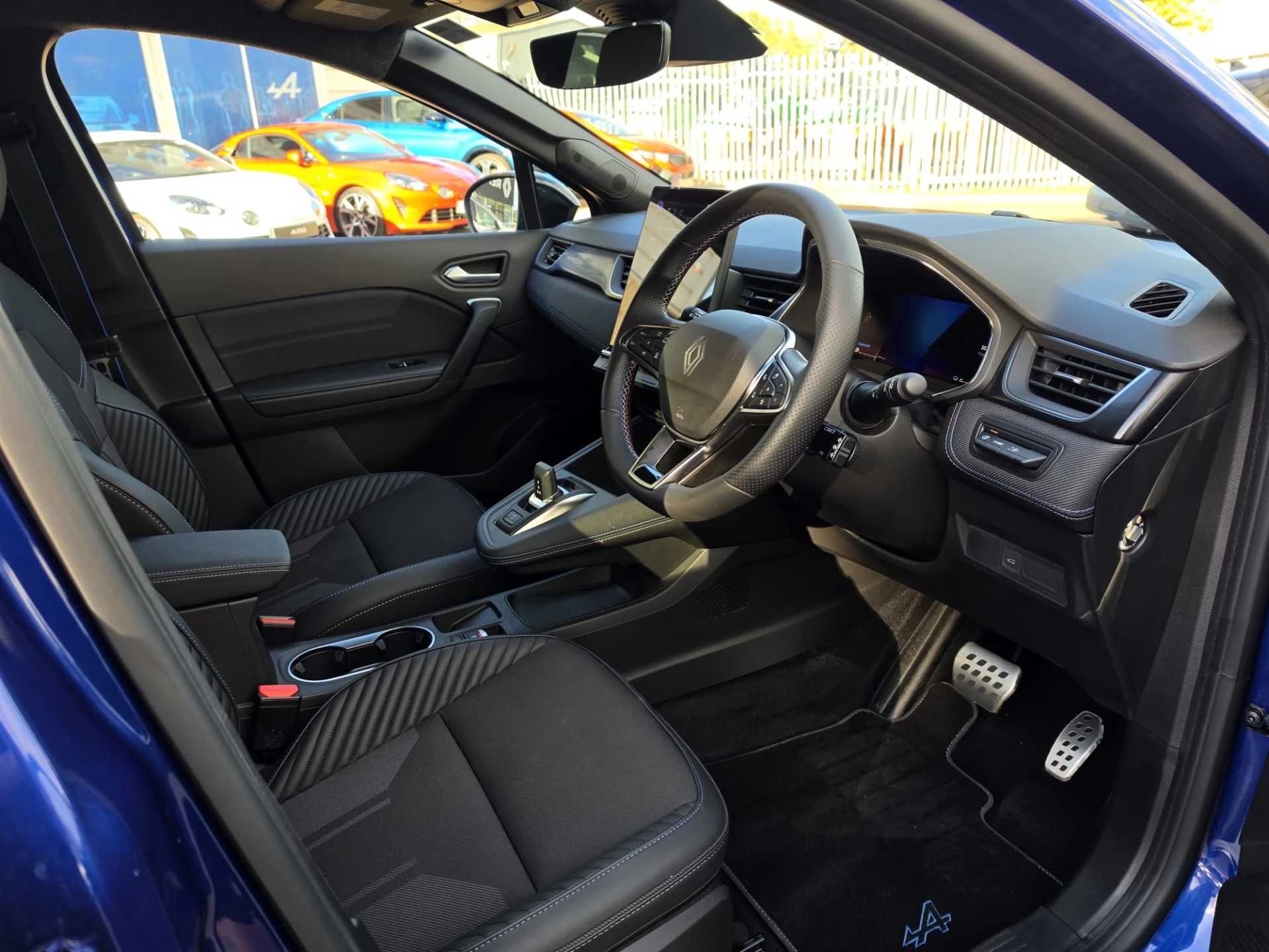Vehicle image 4