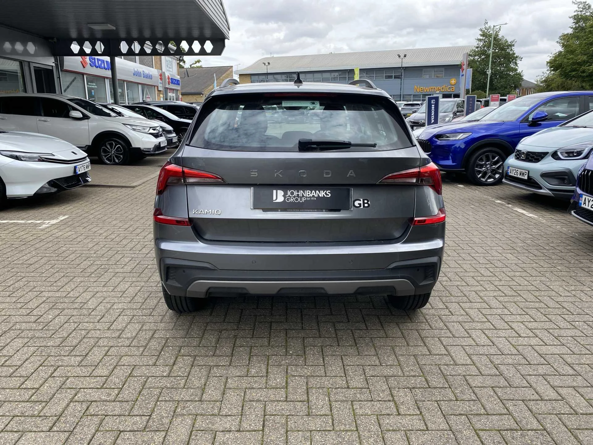 Vehicle image 6