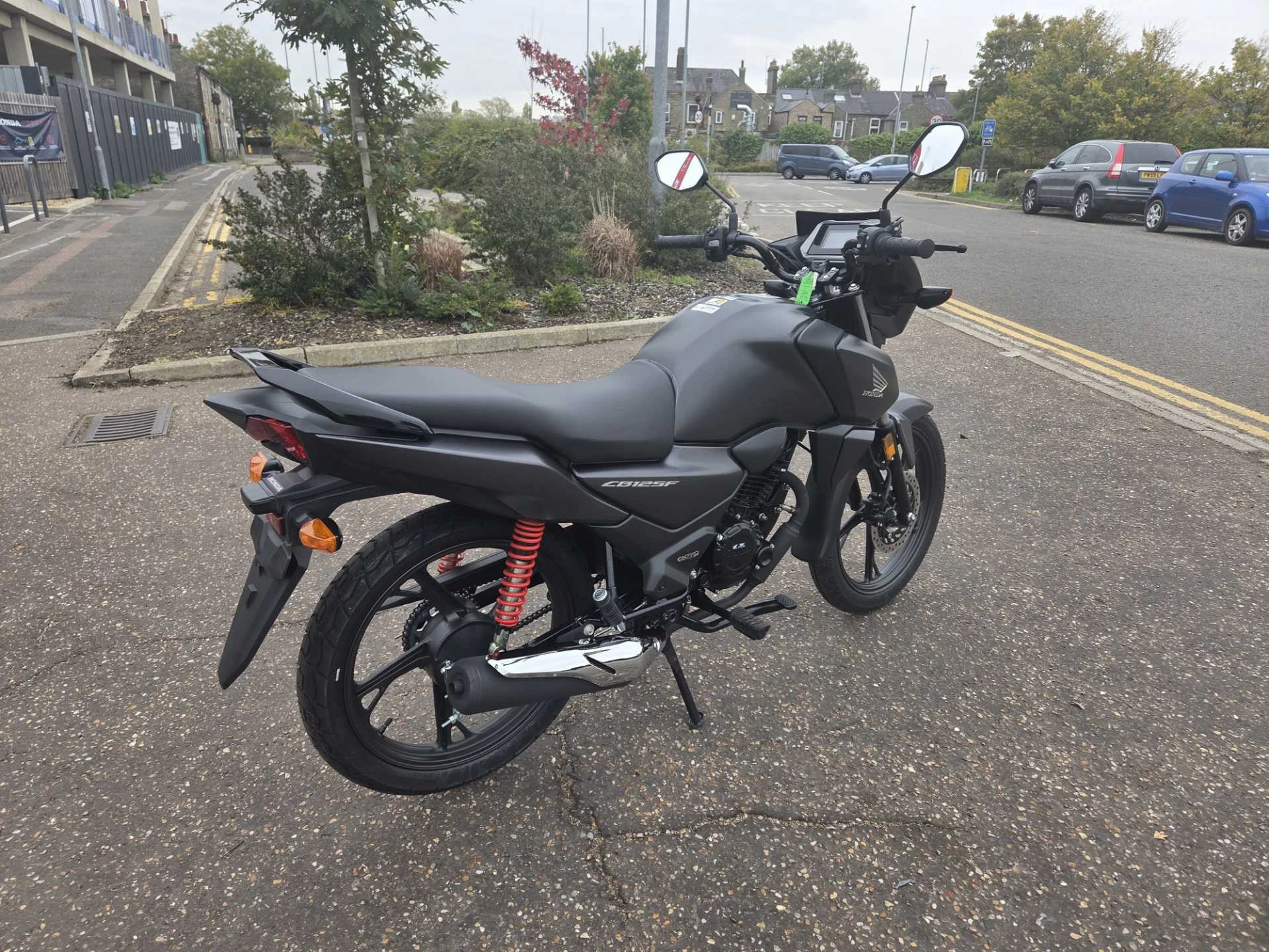 Vehicle image 3