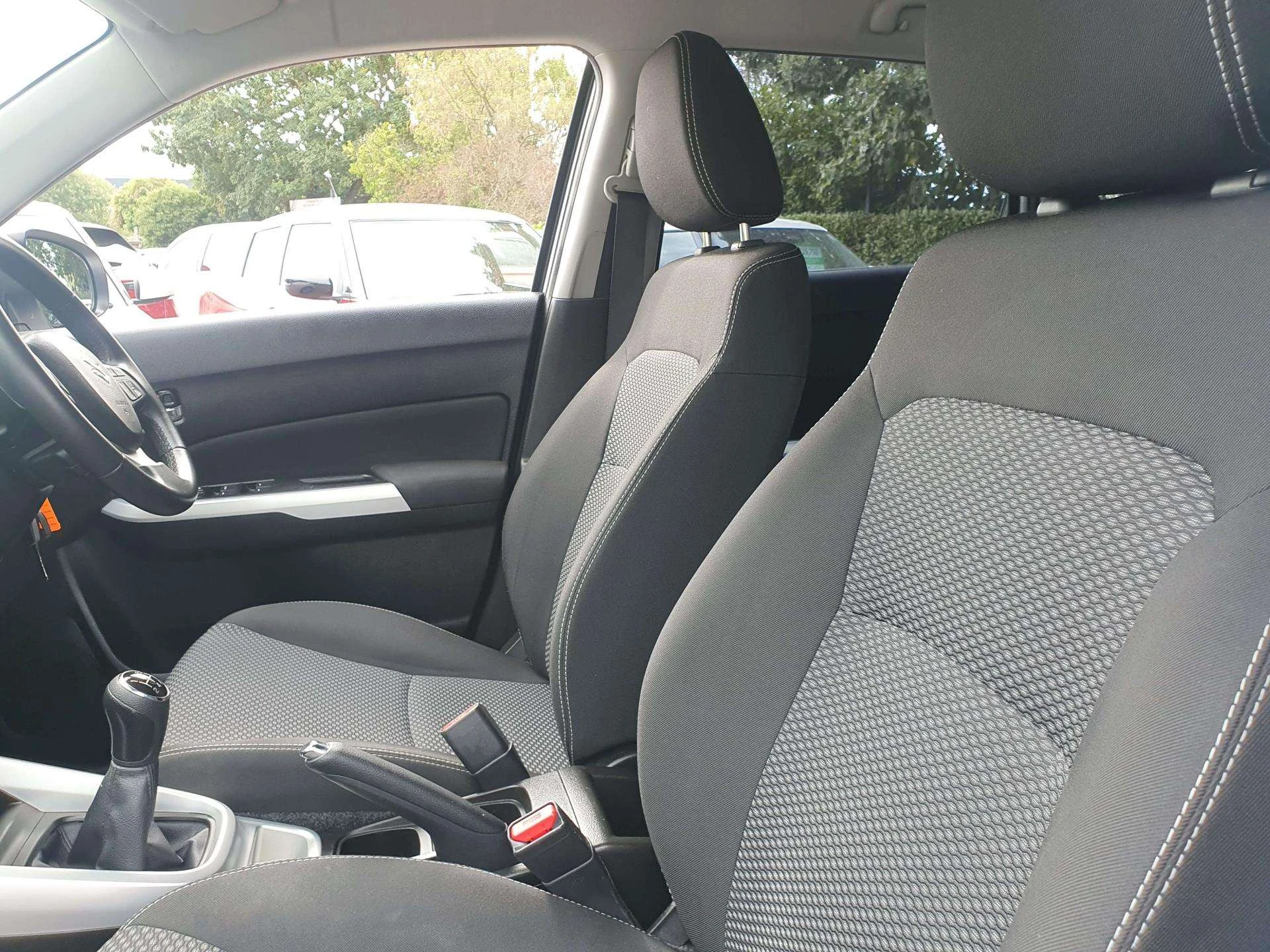 Vehicle image 7