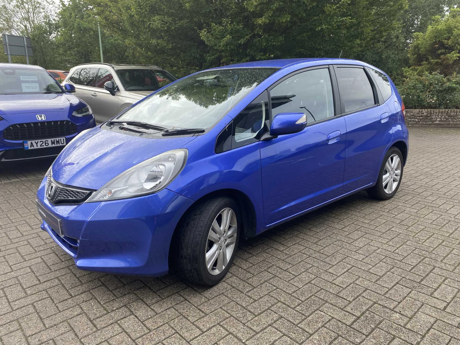 Vehicle image 3