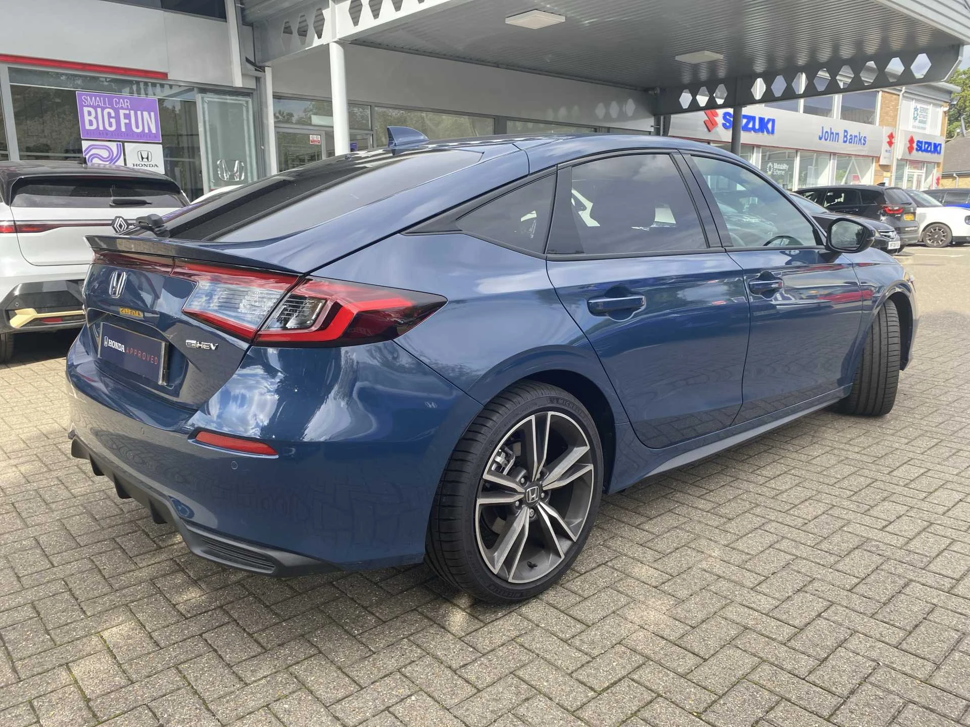Vehicle image 7