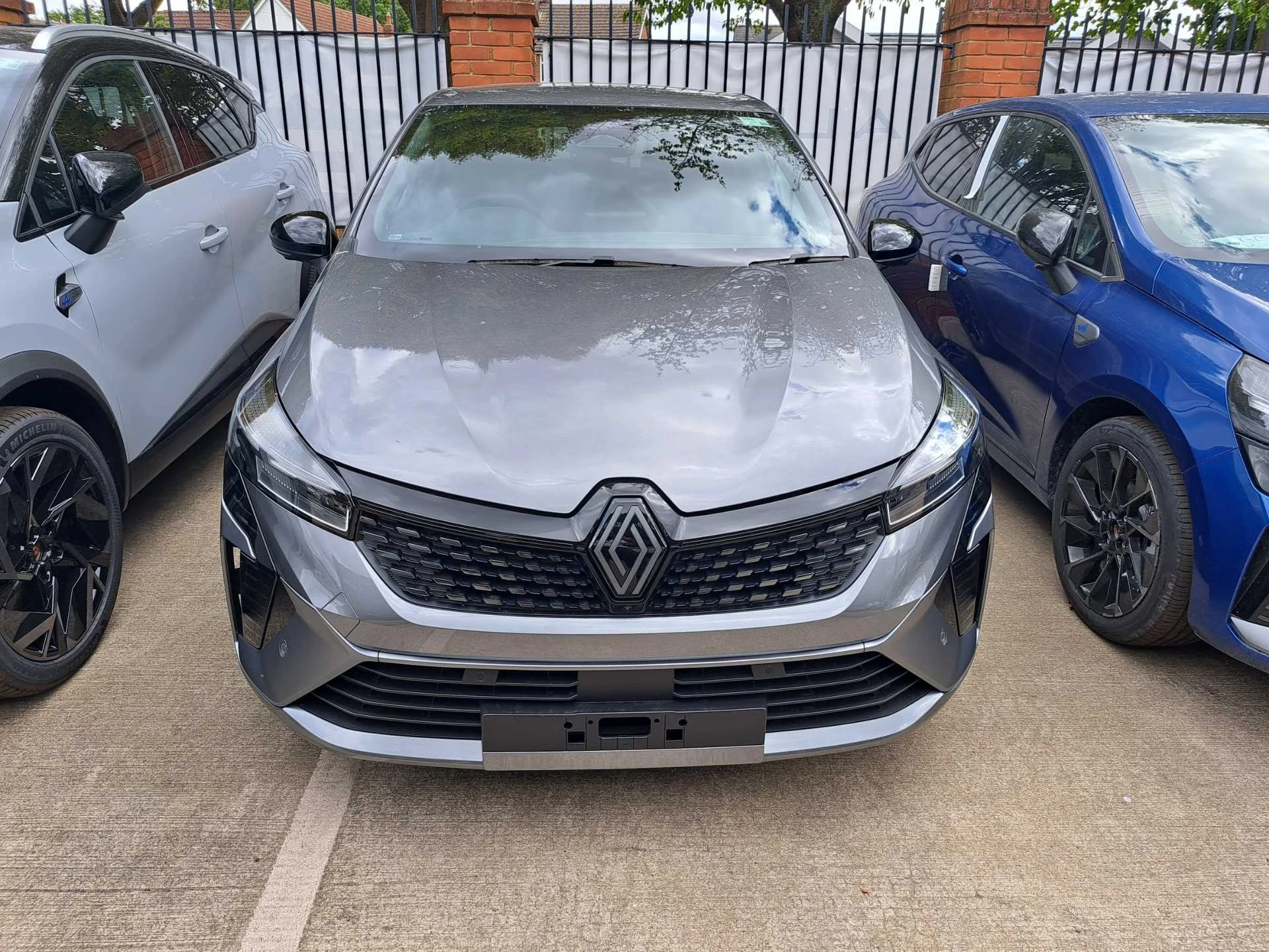 Vehicle image 3