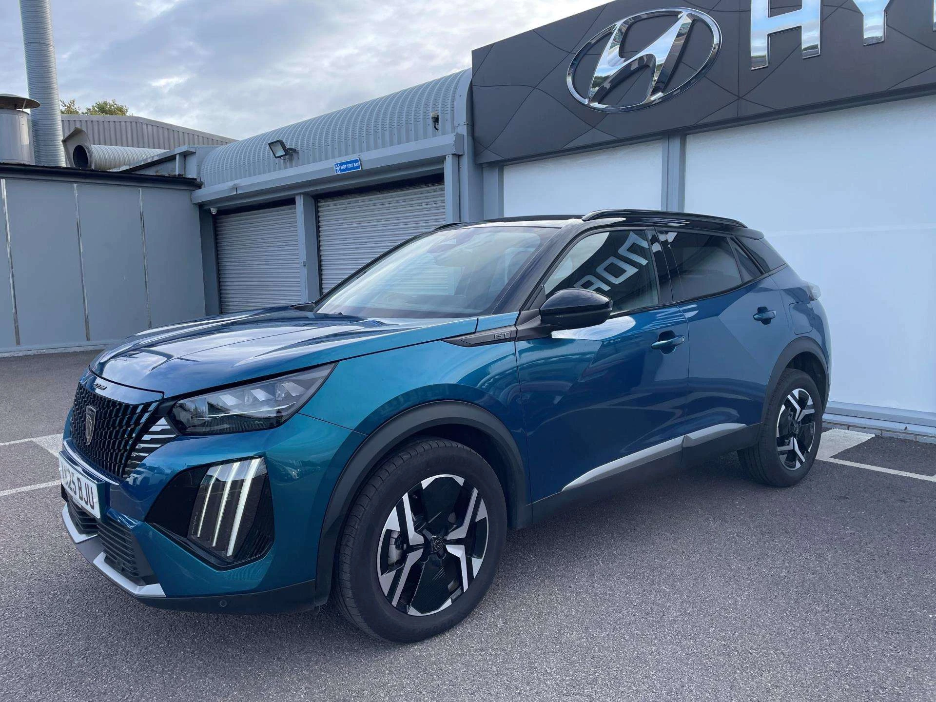 Vehicle image 6