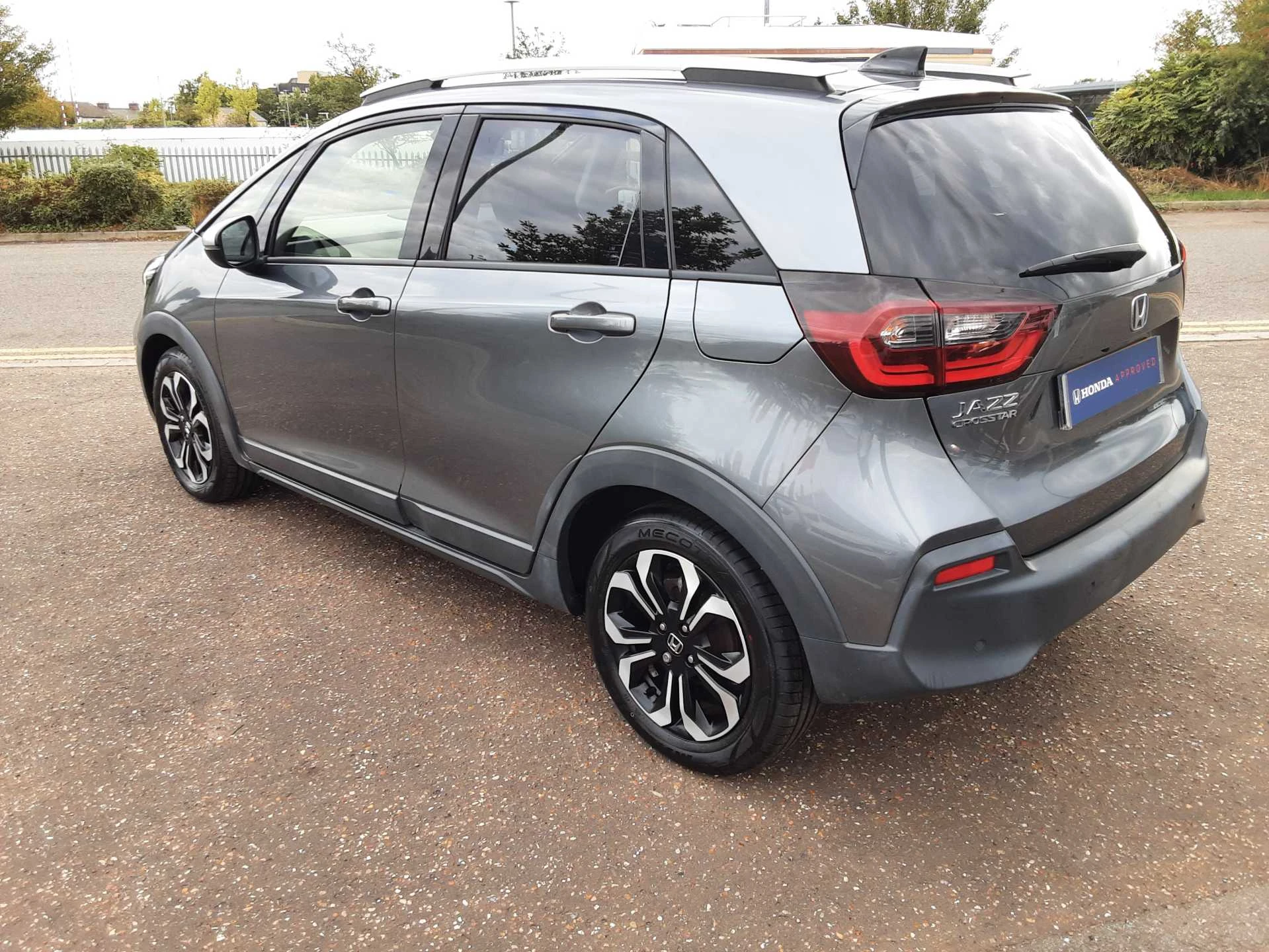 Vehicle image 7