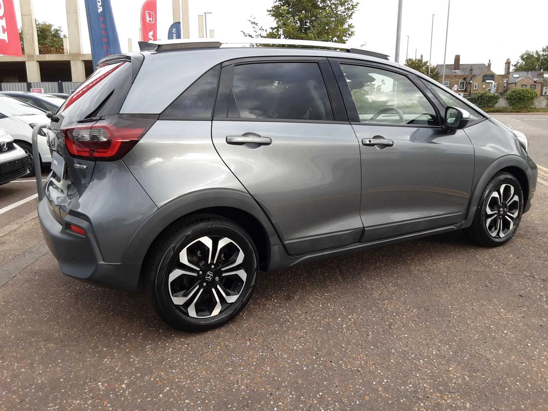 Vehicle image 4