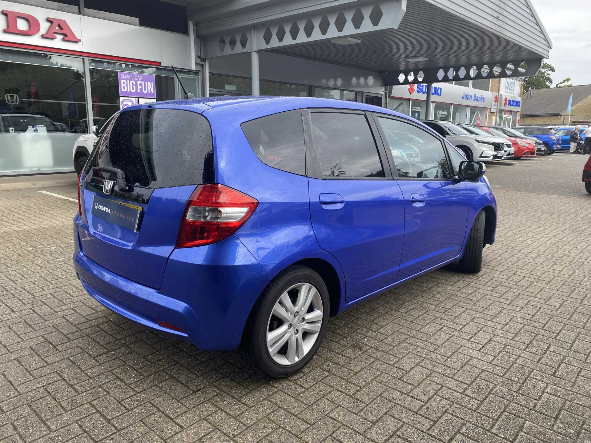 Vehicle image 7
