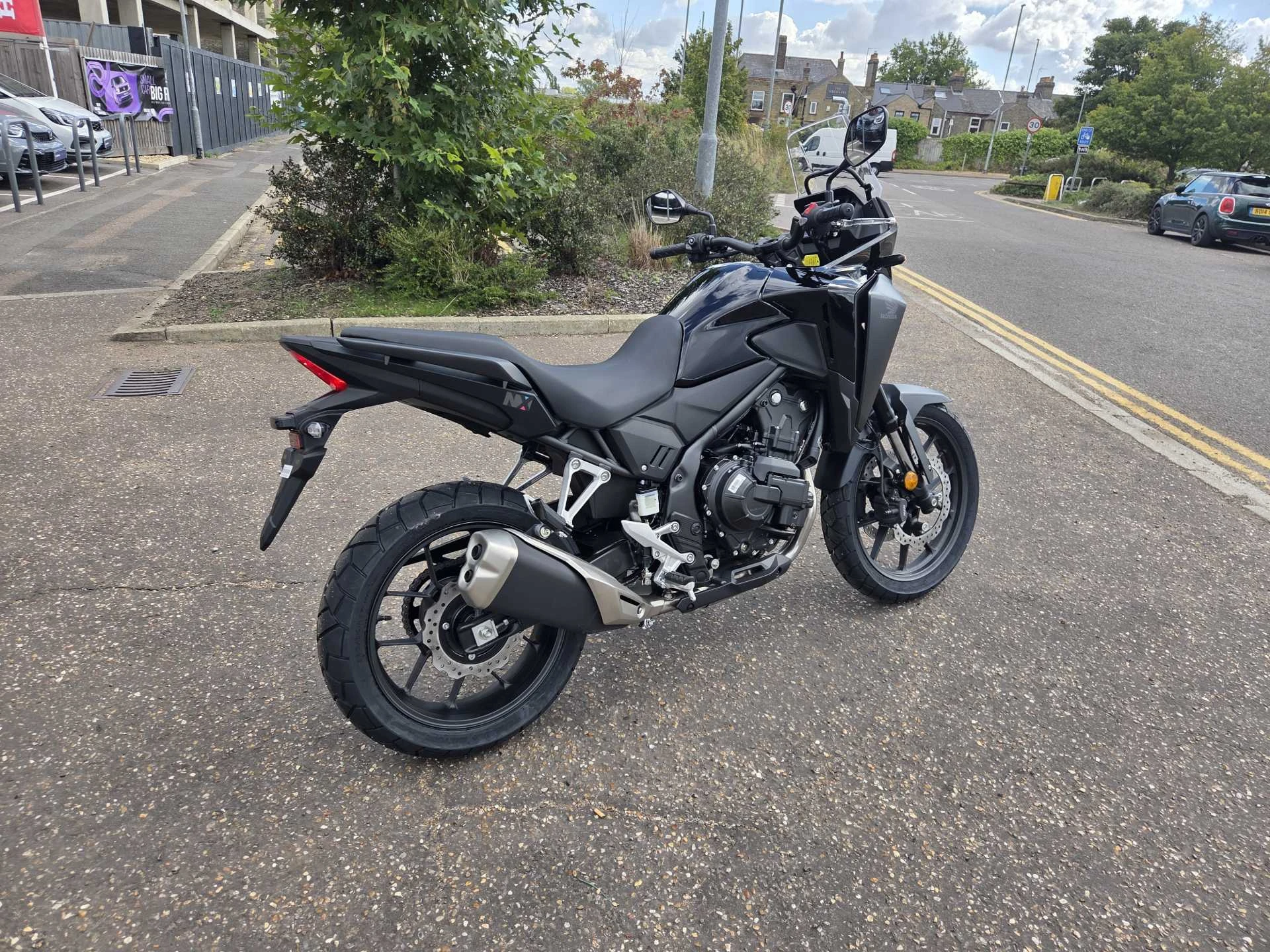 Vehicle image 3