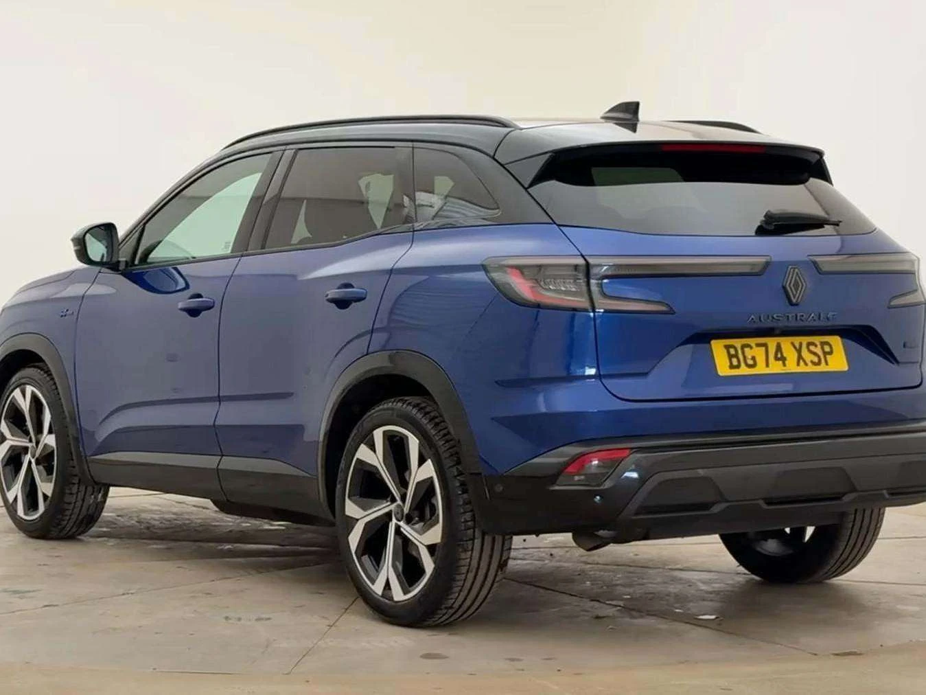Vehicle image 4