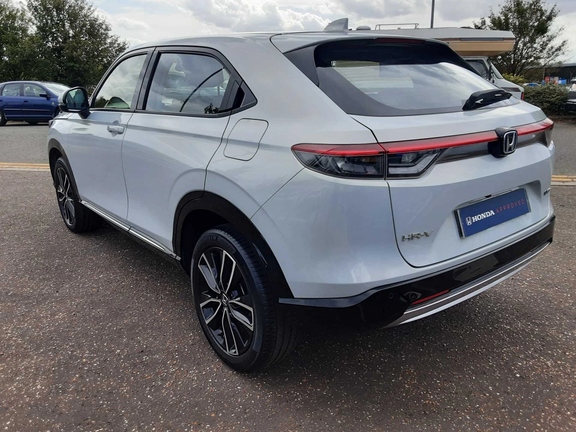 Vehicle image 7
