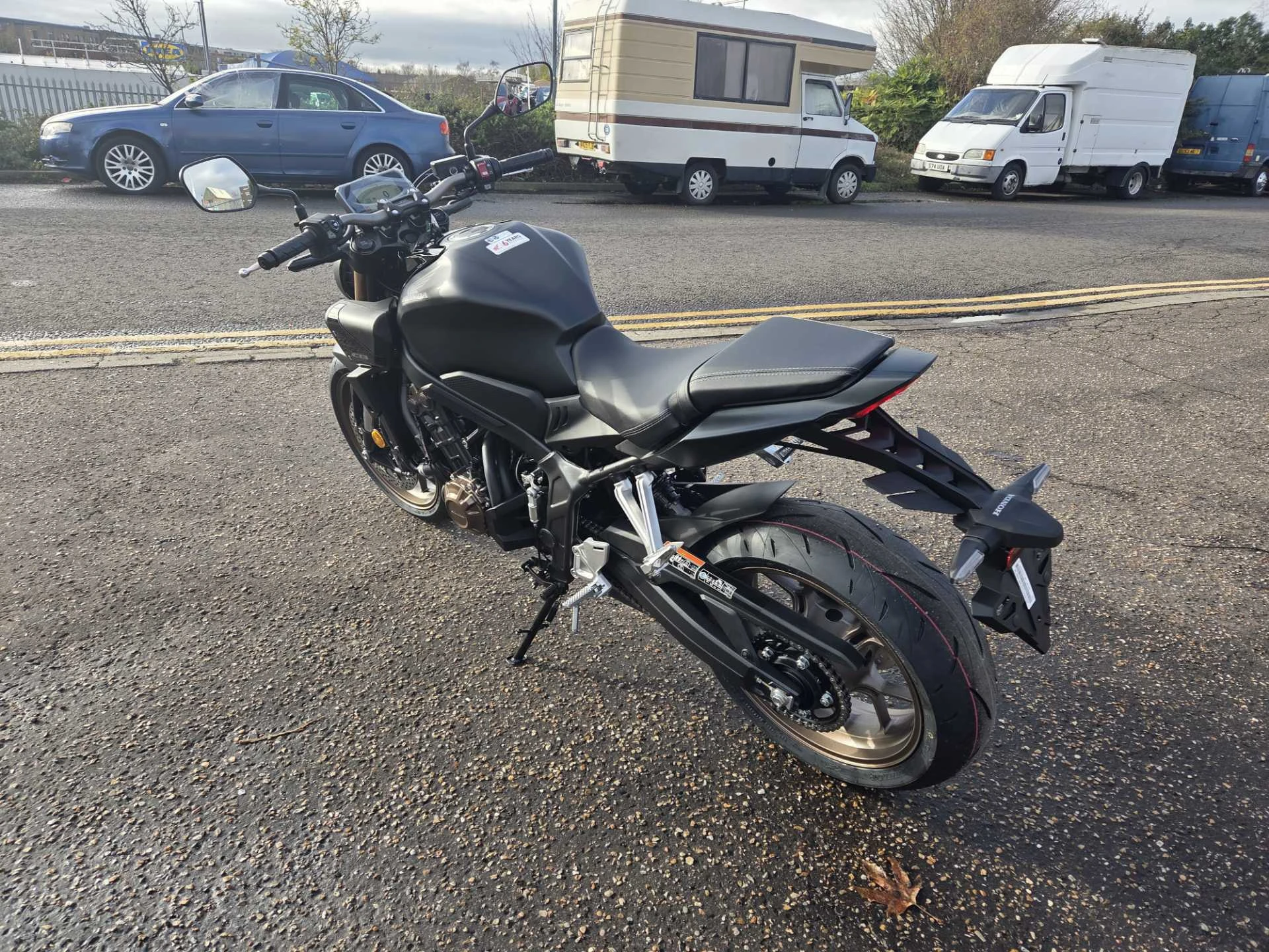 Vehicle image 5