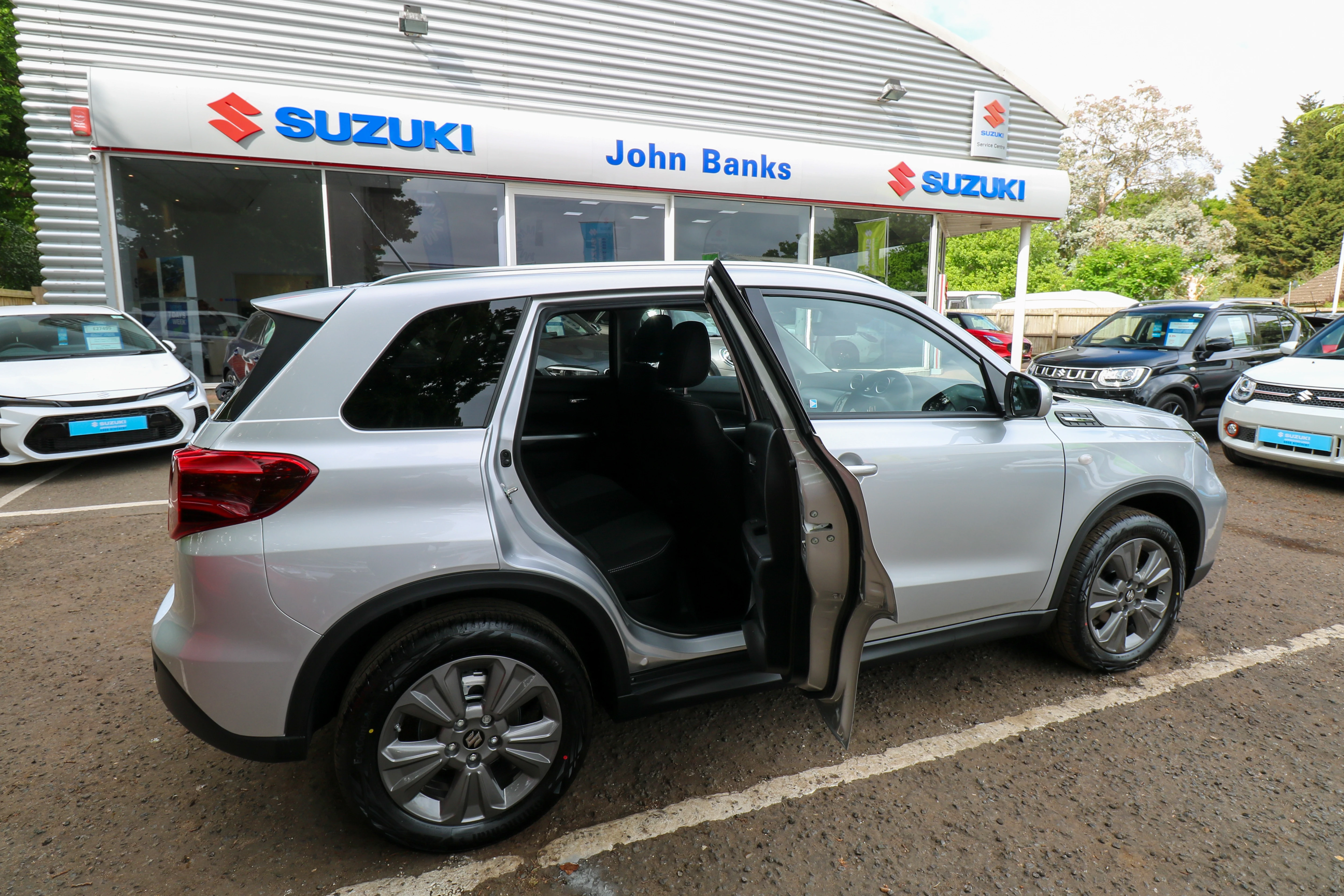 Vehicle image 6