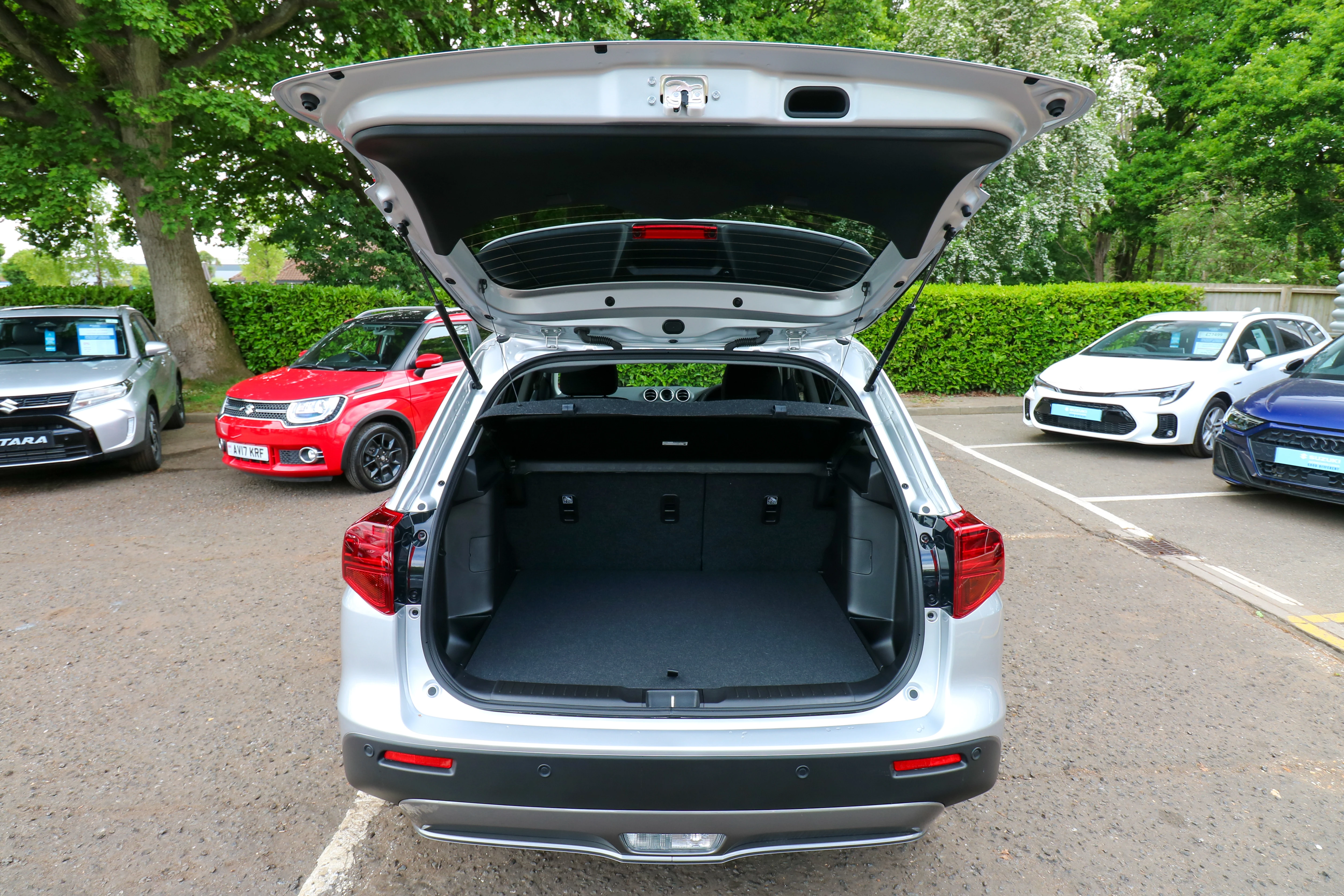 Vehicle image 7