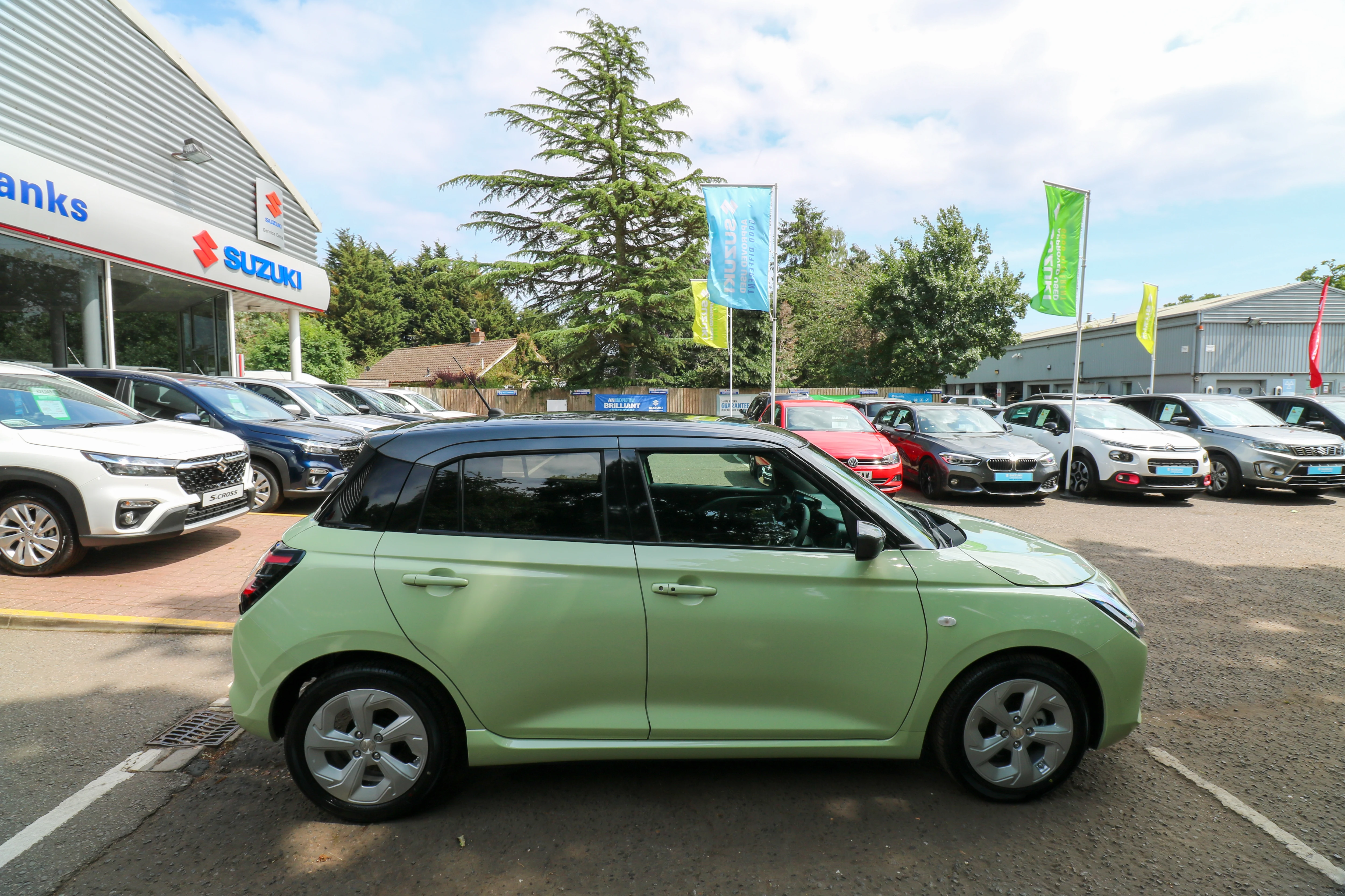 Vehicle image 7