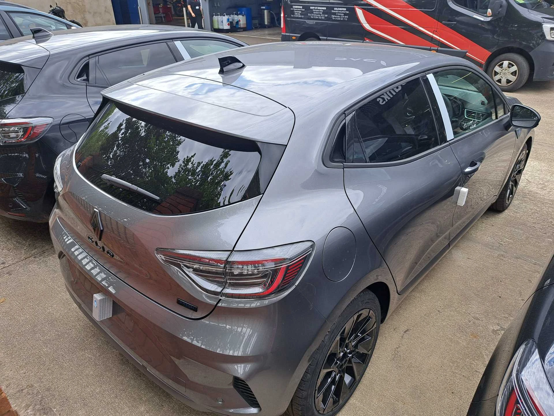 Vehicle image 4