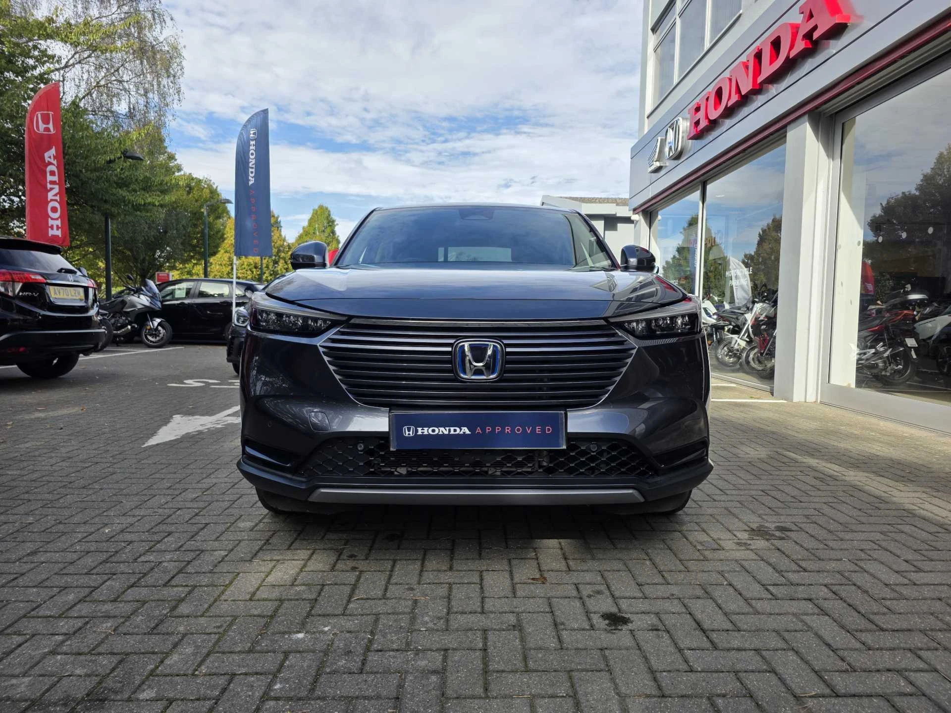 Vehicle image 6