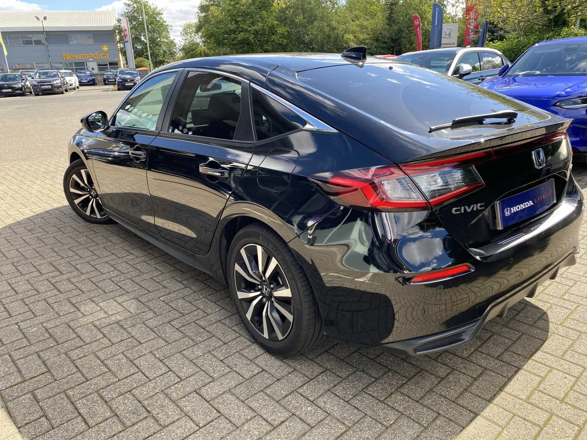 Vehicle image 5