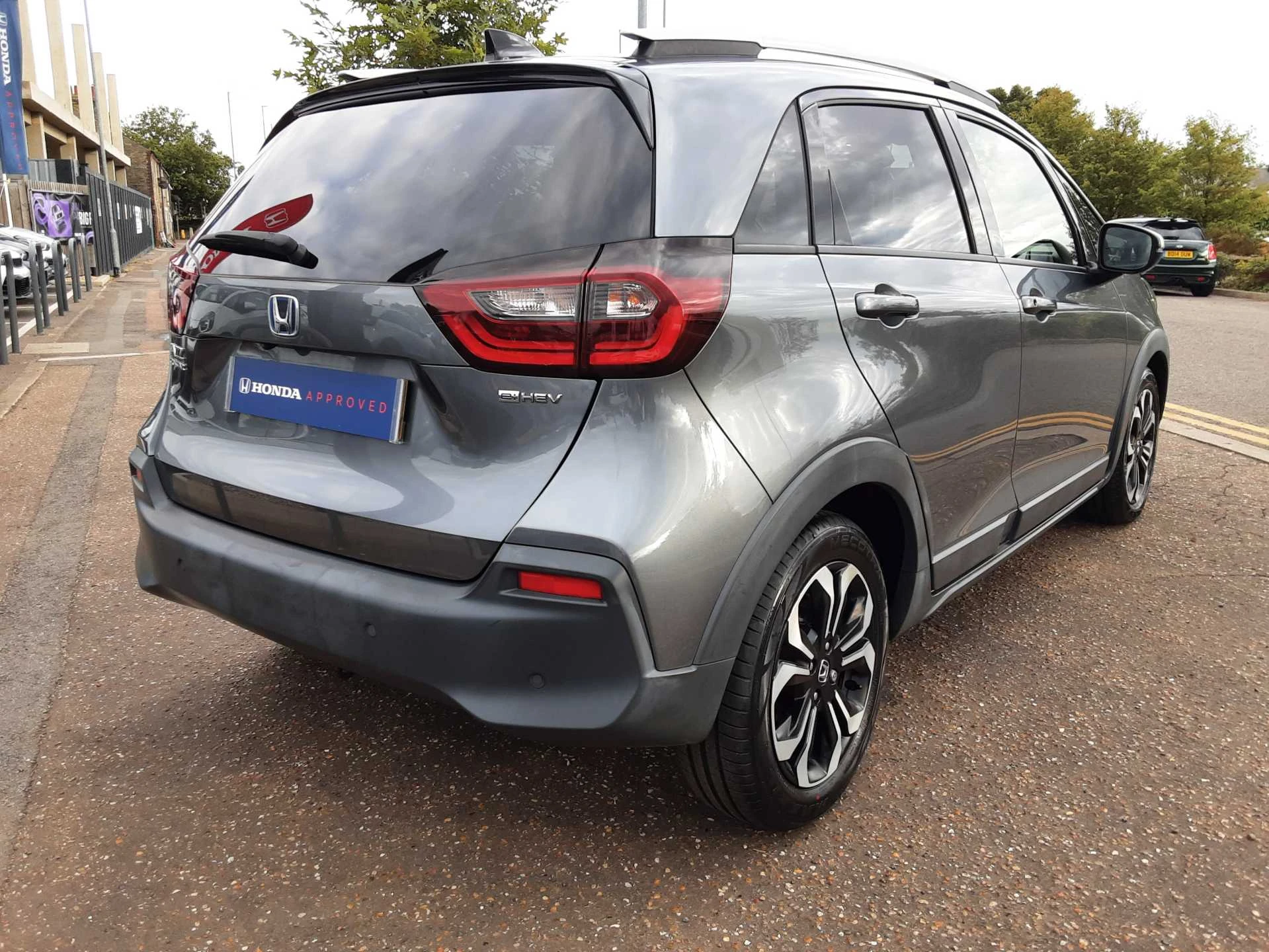 Vehicle image 5