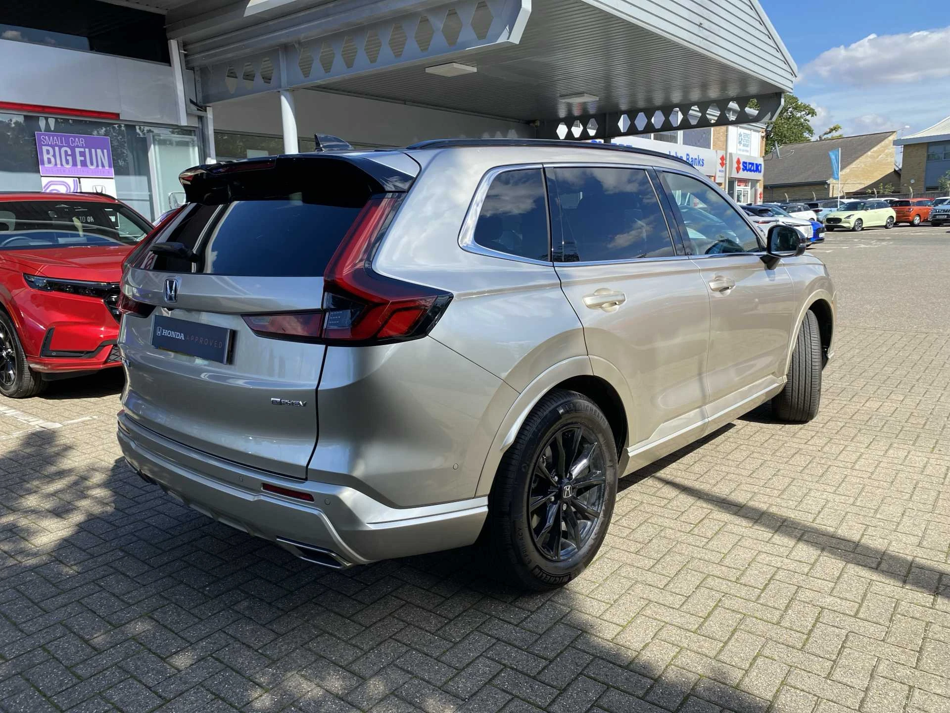 Vehicle image 7