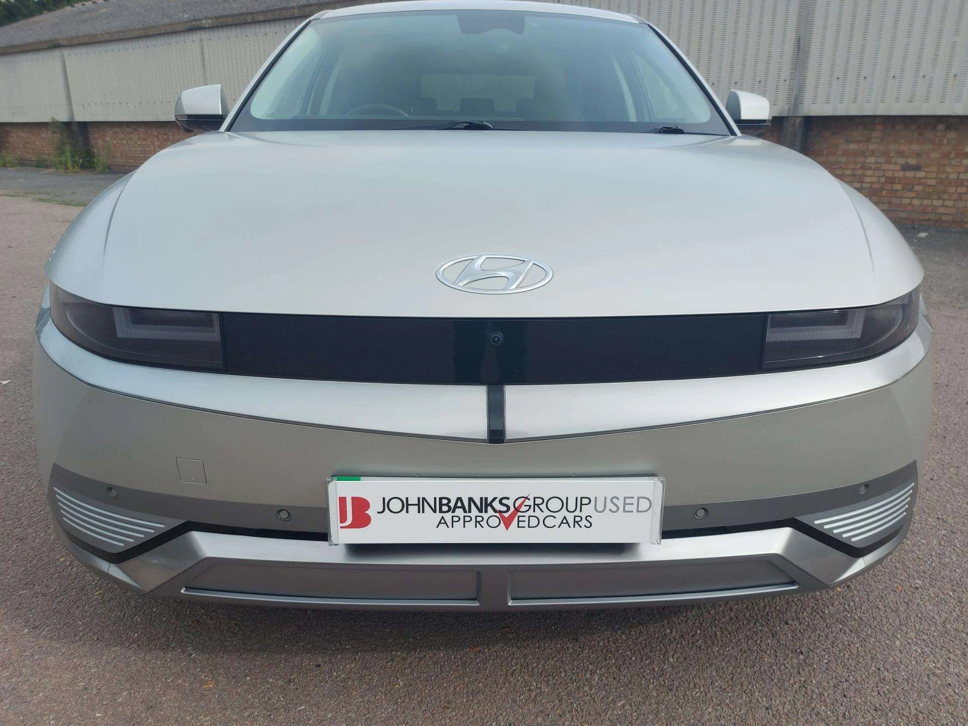 Vehicle image 6
