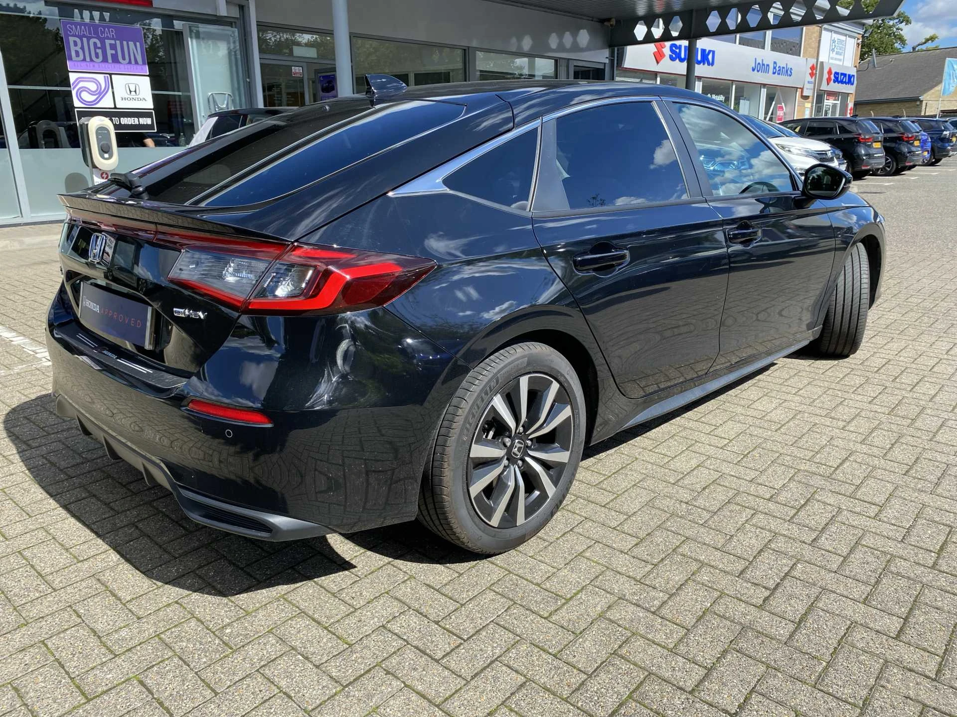 Vehicle image 7